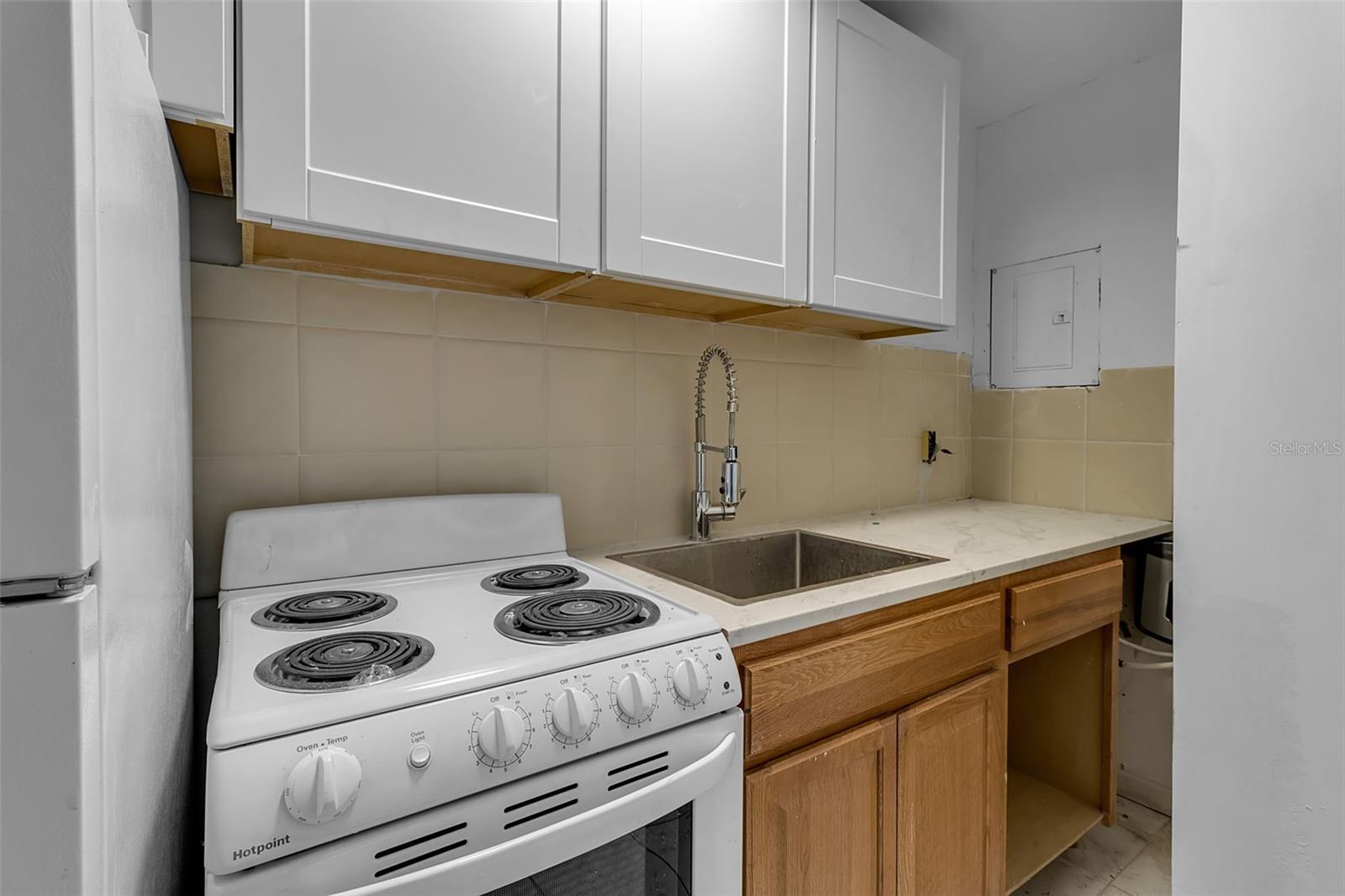 Image 18 of 24 For 1008 16th Avenue W