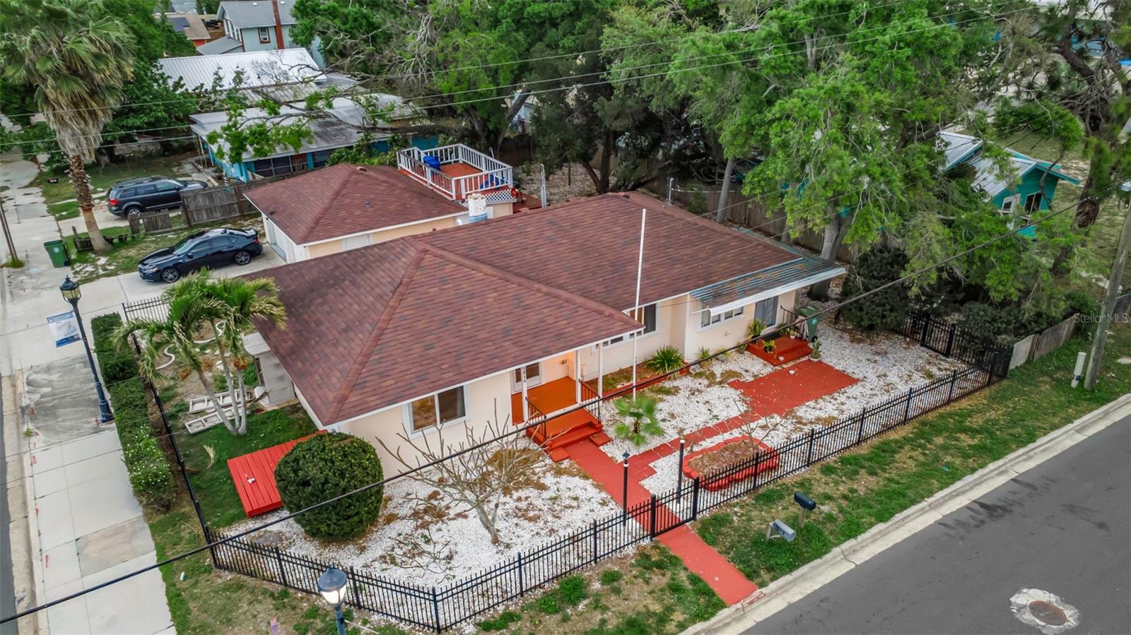 Image 2 of 24 For 1008 16th Avenue W