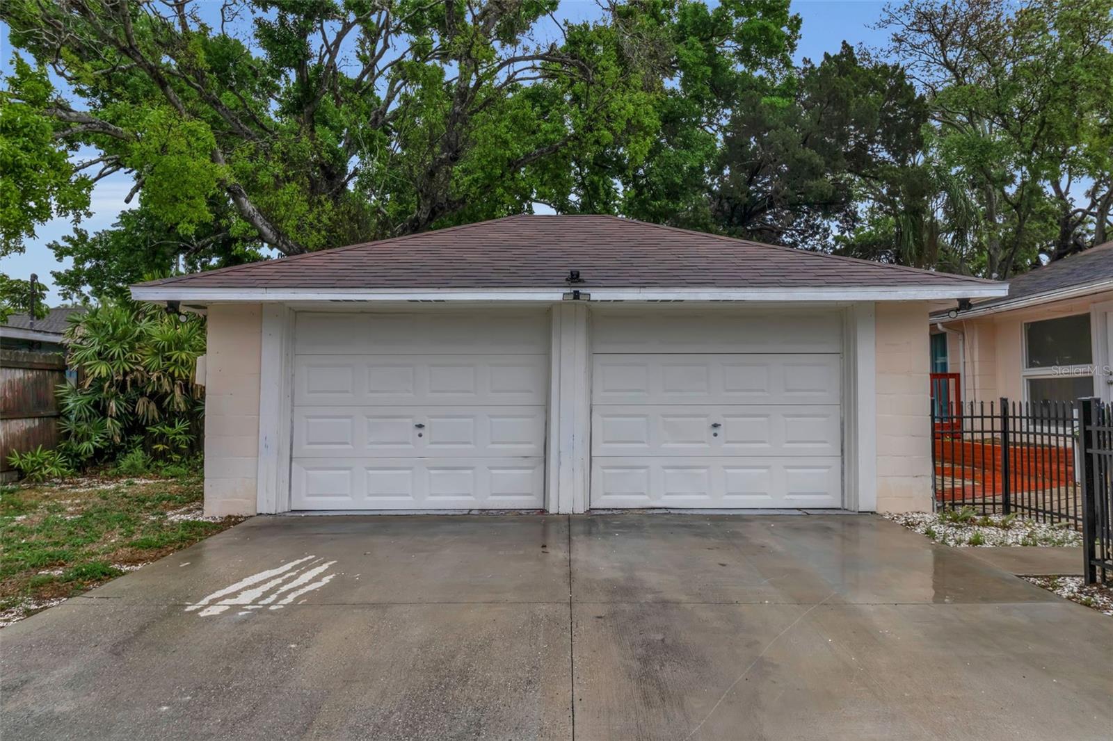 Image 20 of 24 For 1008 16th Avenue W