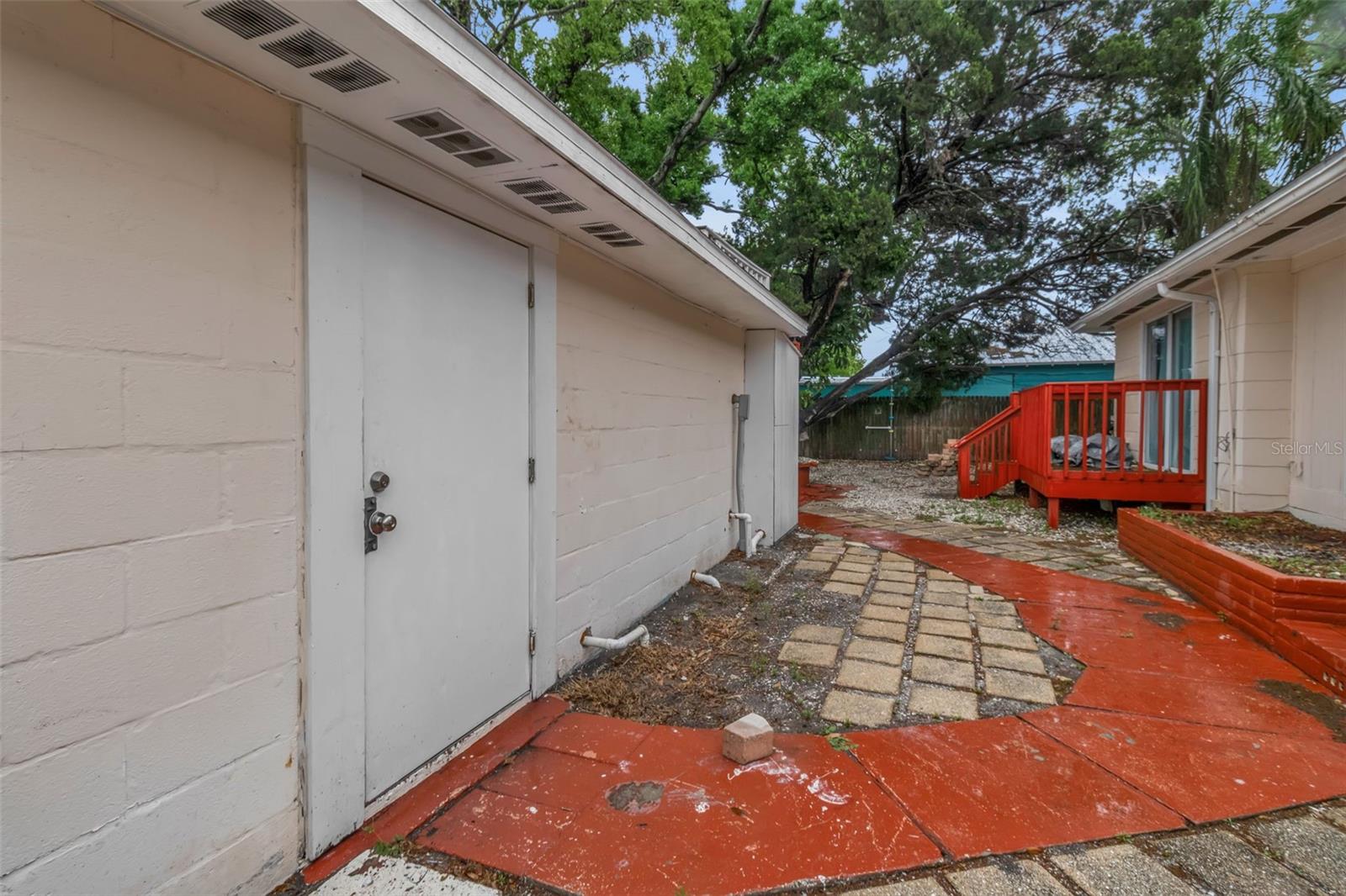 Image 22 of 24 For 1008 16th Avenue W