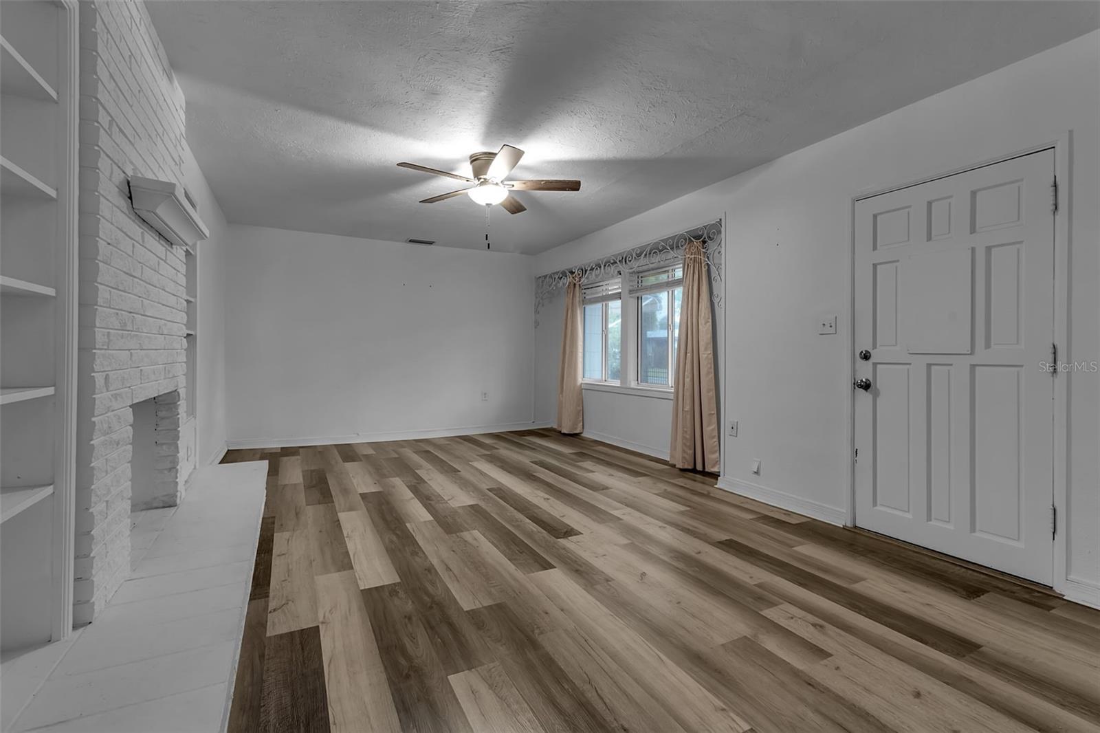 Image 5 of 24 For 1008 16th Avenue W