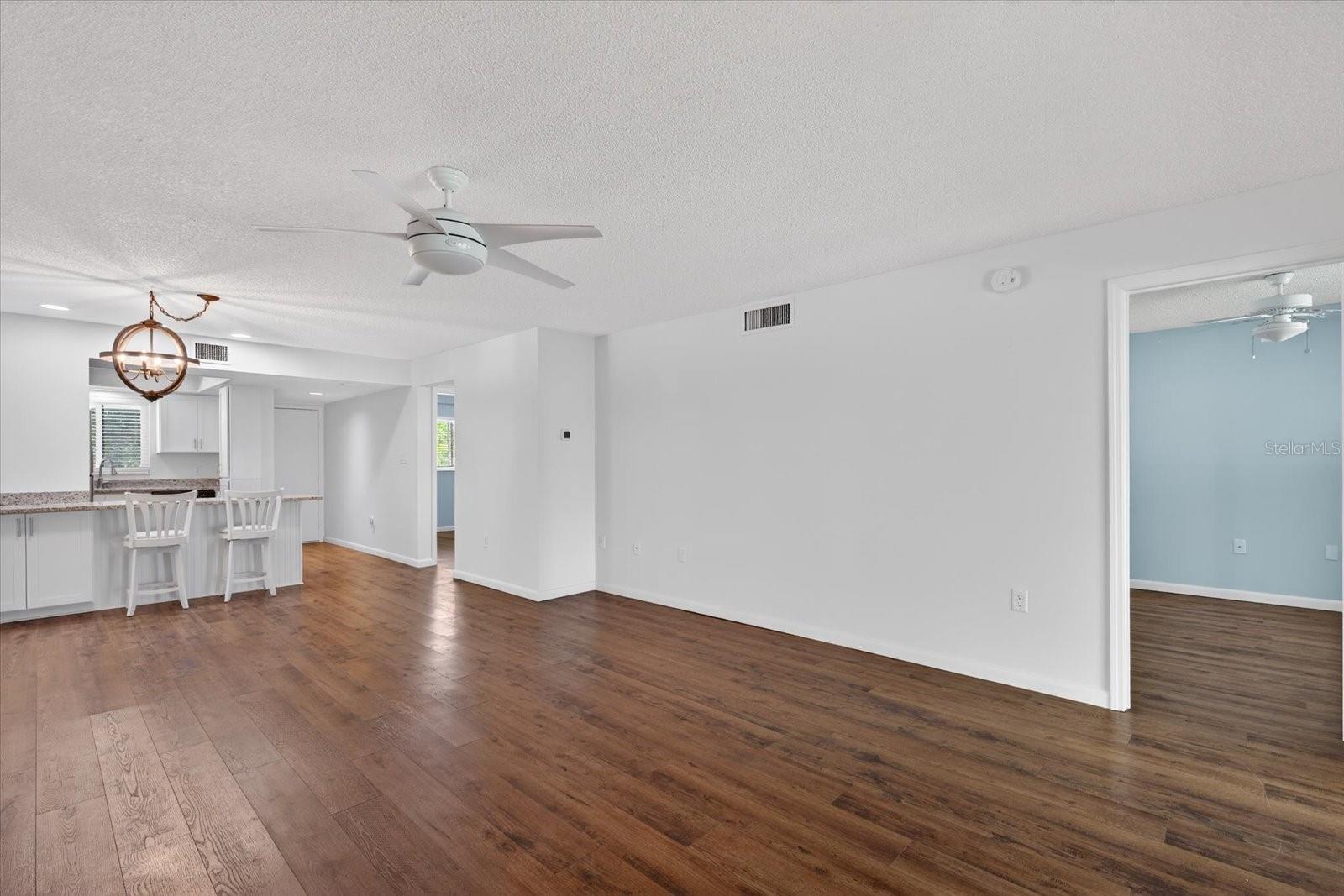 Image 15 of 35 For 2522 Clubhouse Drive 204