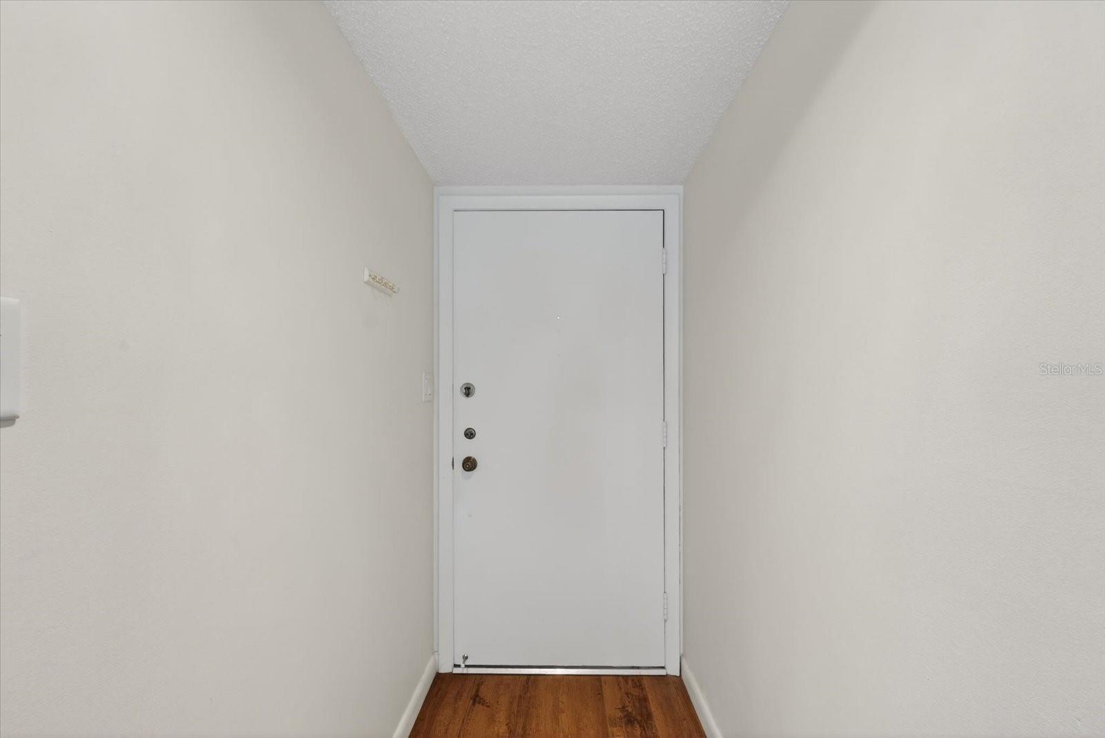 Image 5 of 35 For 2522 Clubhouse Drive 204