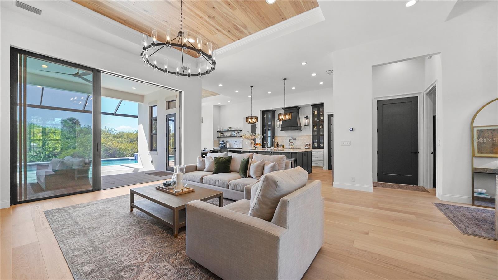 Image 14 of 81 For 14547 Pittenger Avenue