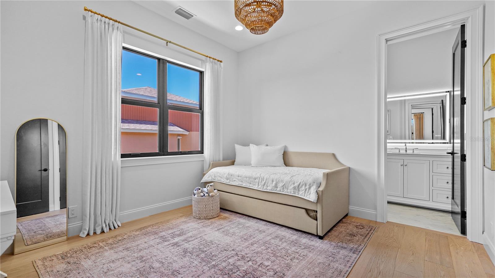 Image 50 of 81 For 14547 Pittenger Avenue