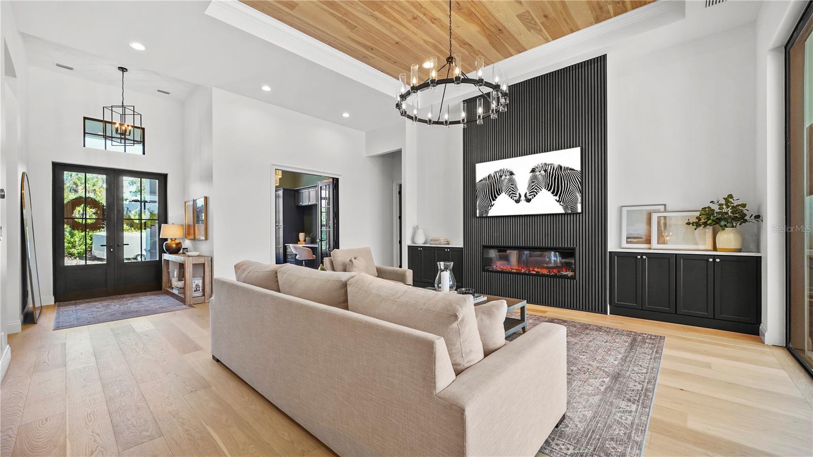 Image 9 of 81 For 14547 Pittenger Avenue