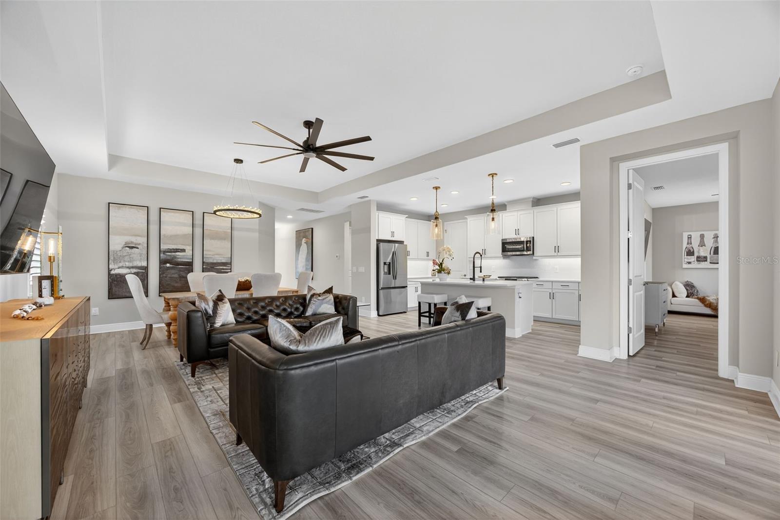 Image 11 of 55 For 17744 Savory Mist Circle