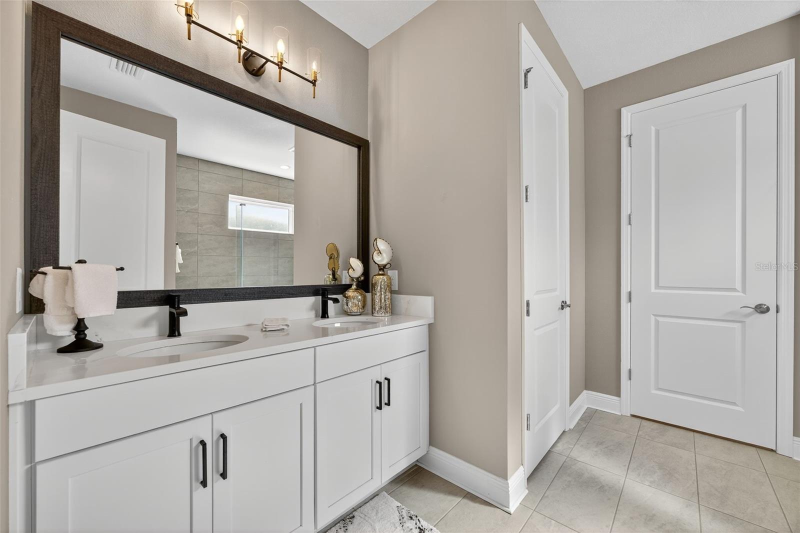 Image 22 of 55 For 17744 Savory Mist Circle