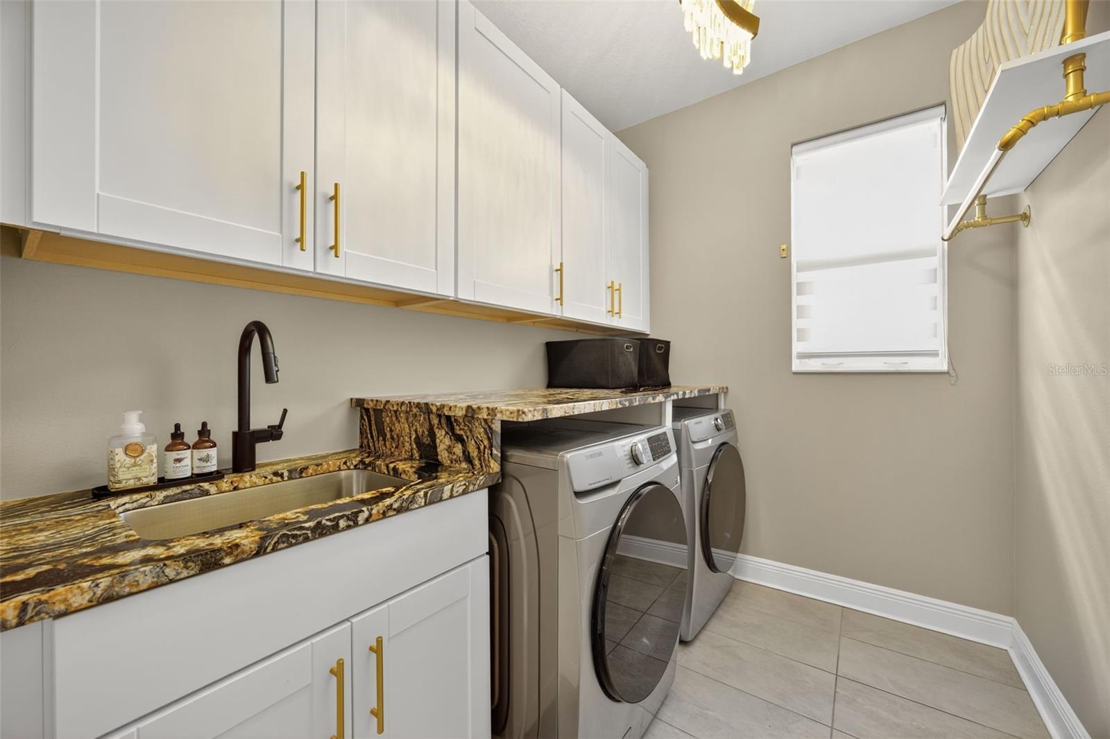 Image 30 of 55 For 17744 Savory Mist Circle