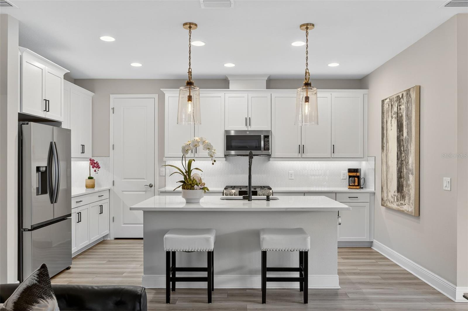 Image 7 of 55 For 17744 Savory Mist Circle