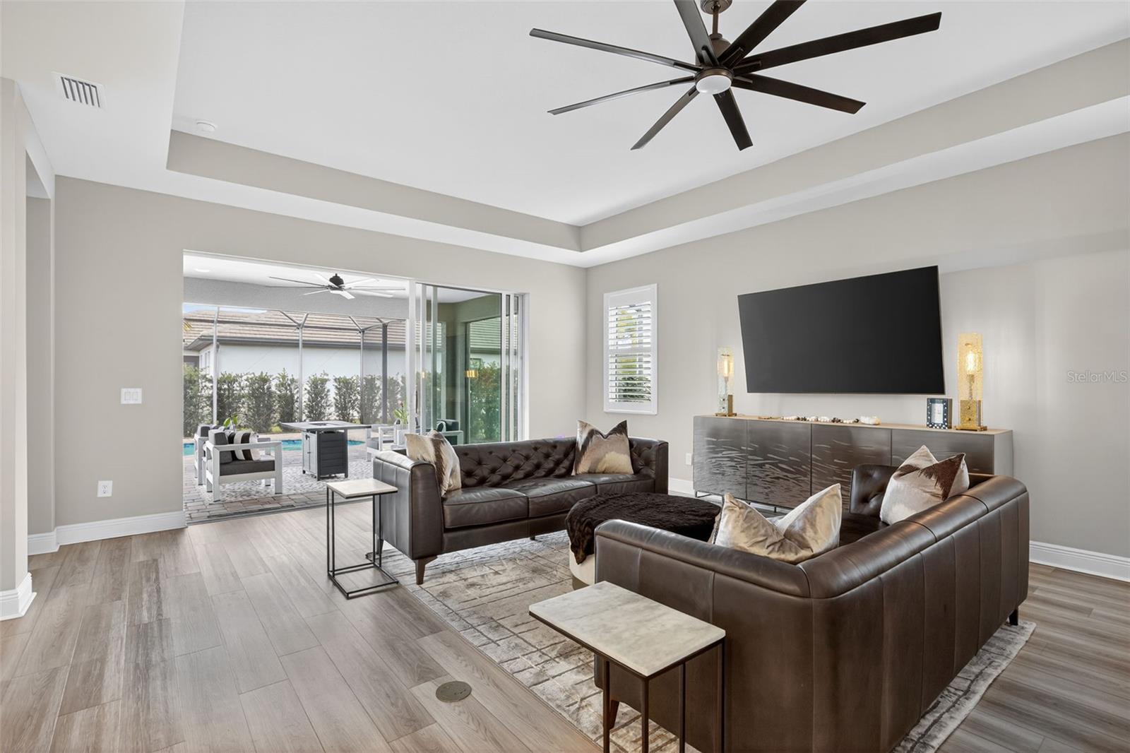 Image 9 of 55 For 17744 Savory Mist Circle