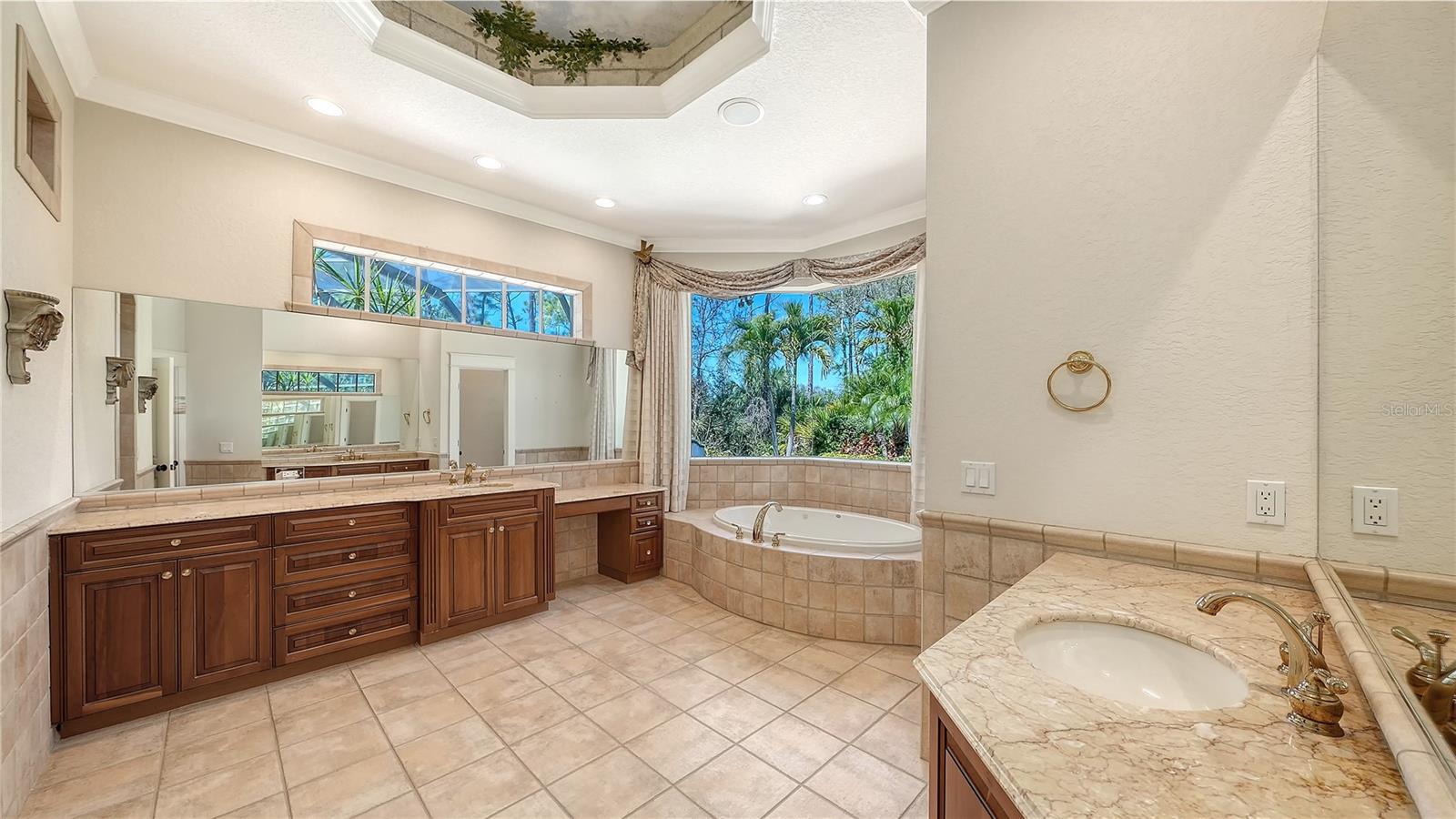 Image 22 of 50 For 554 Dove Pointe