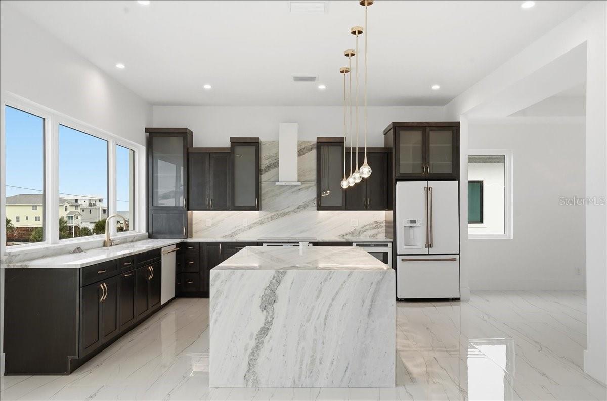 Image 23 of 100 For 1210 Gulf Boulevard