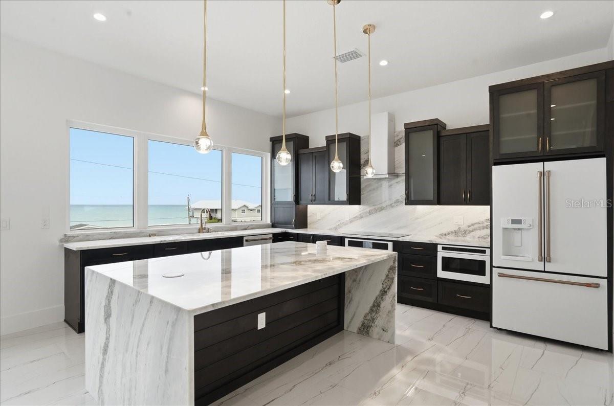 Image 24 of 100 For 1210 Gulf Boulevard