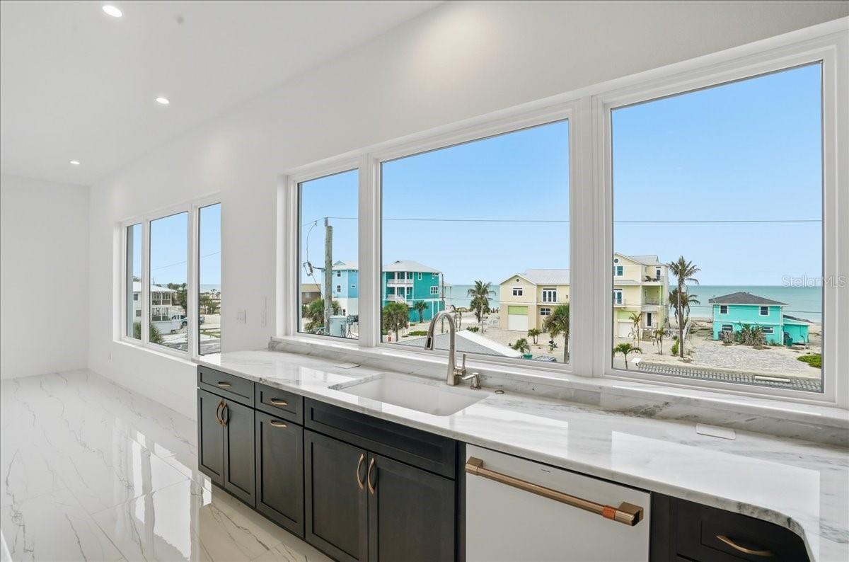 Image 27 of 100 For 1210 Gulf Boulevard