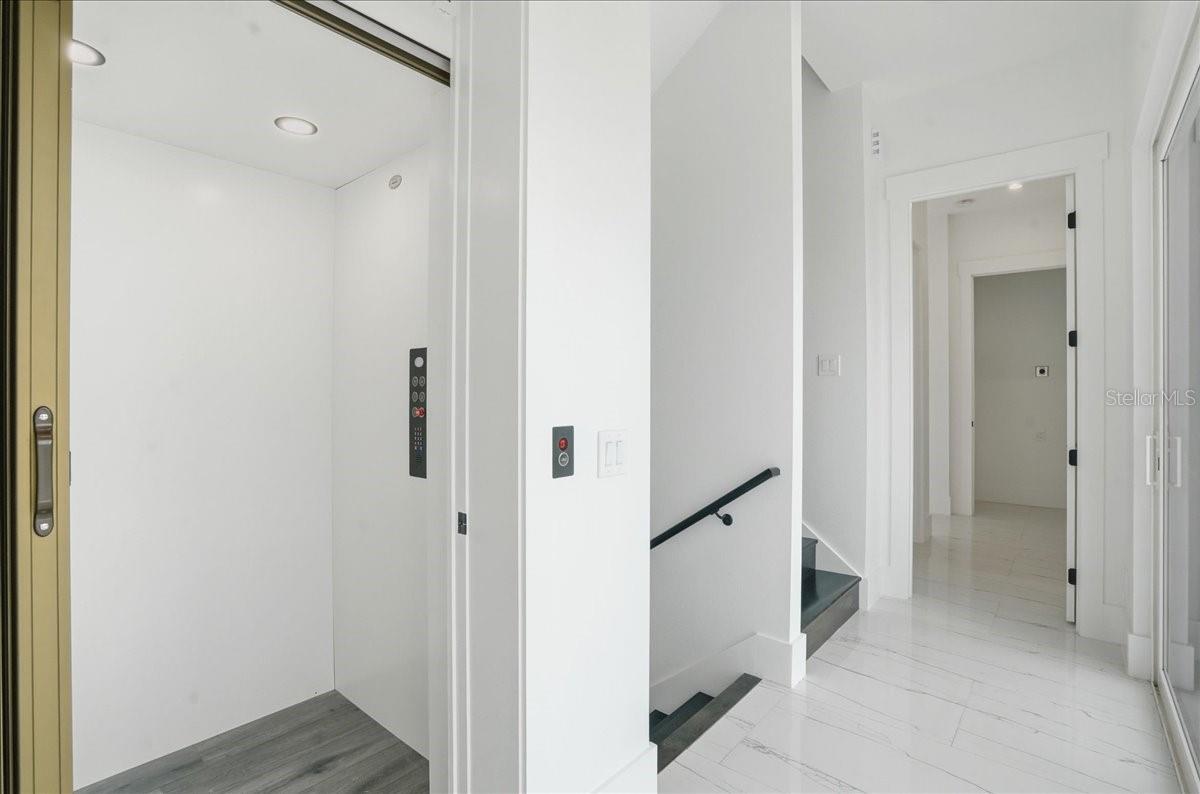 Image 33 of 100 For 1210 Gulf Boulevard