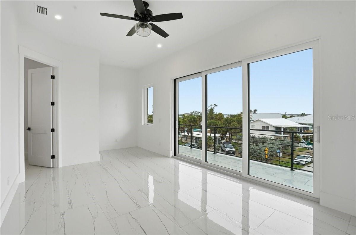 Image 35 of 100 For 1210 Gulf Boulevard