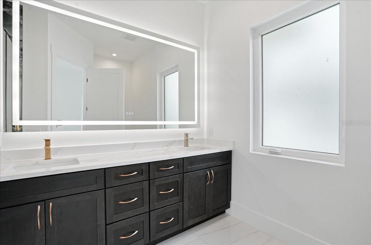 Image 37 of 100 For 1210 Gulf Boulevard