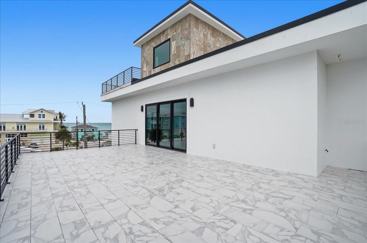 Image 39 of 100 For 1210 Gulf Boulevard