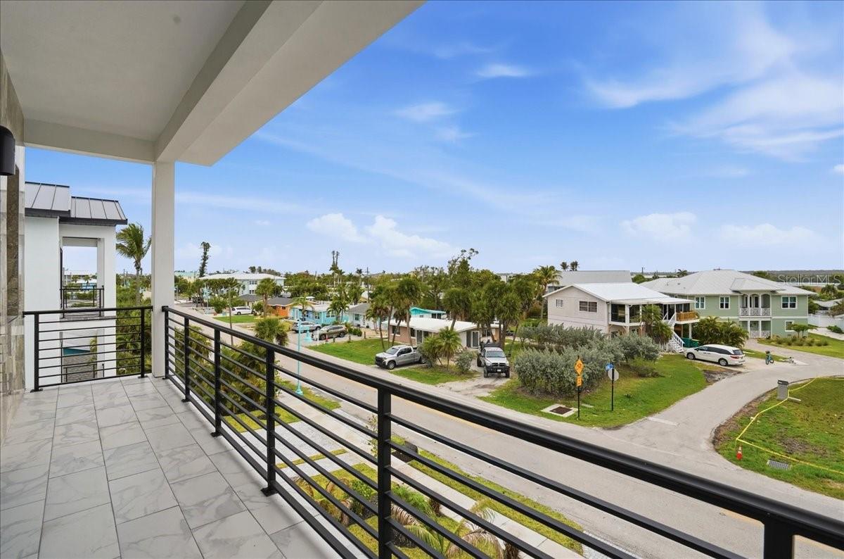 Image 43 of 100 For 1210 Gulf Boulevard