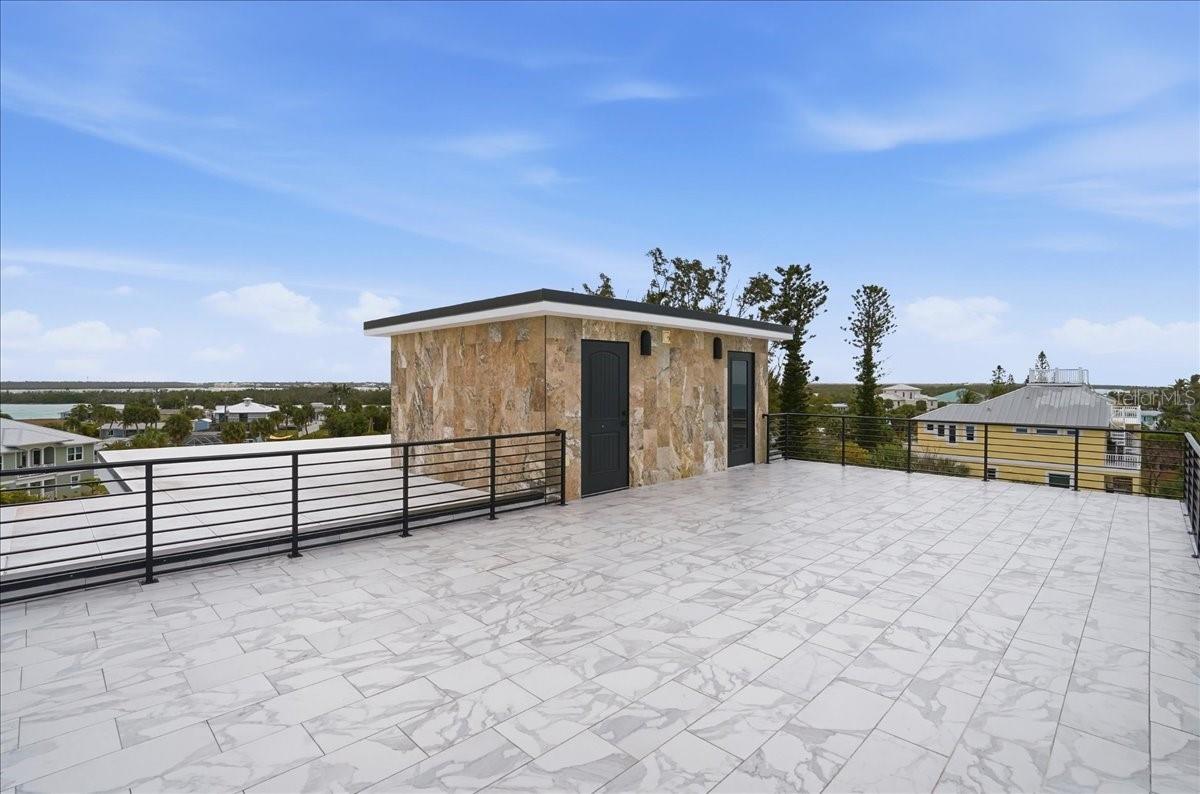 Image 51 of 100 For 1210 Gulf Boulevard