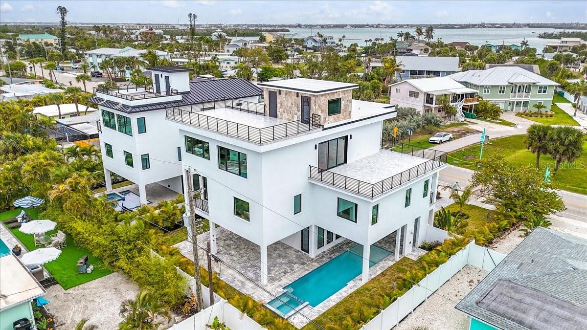 Image 82 of 100 For 1210 Gulf Boulevard