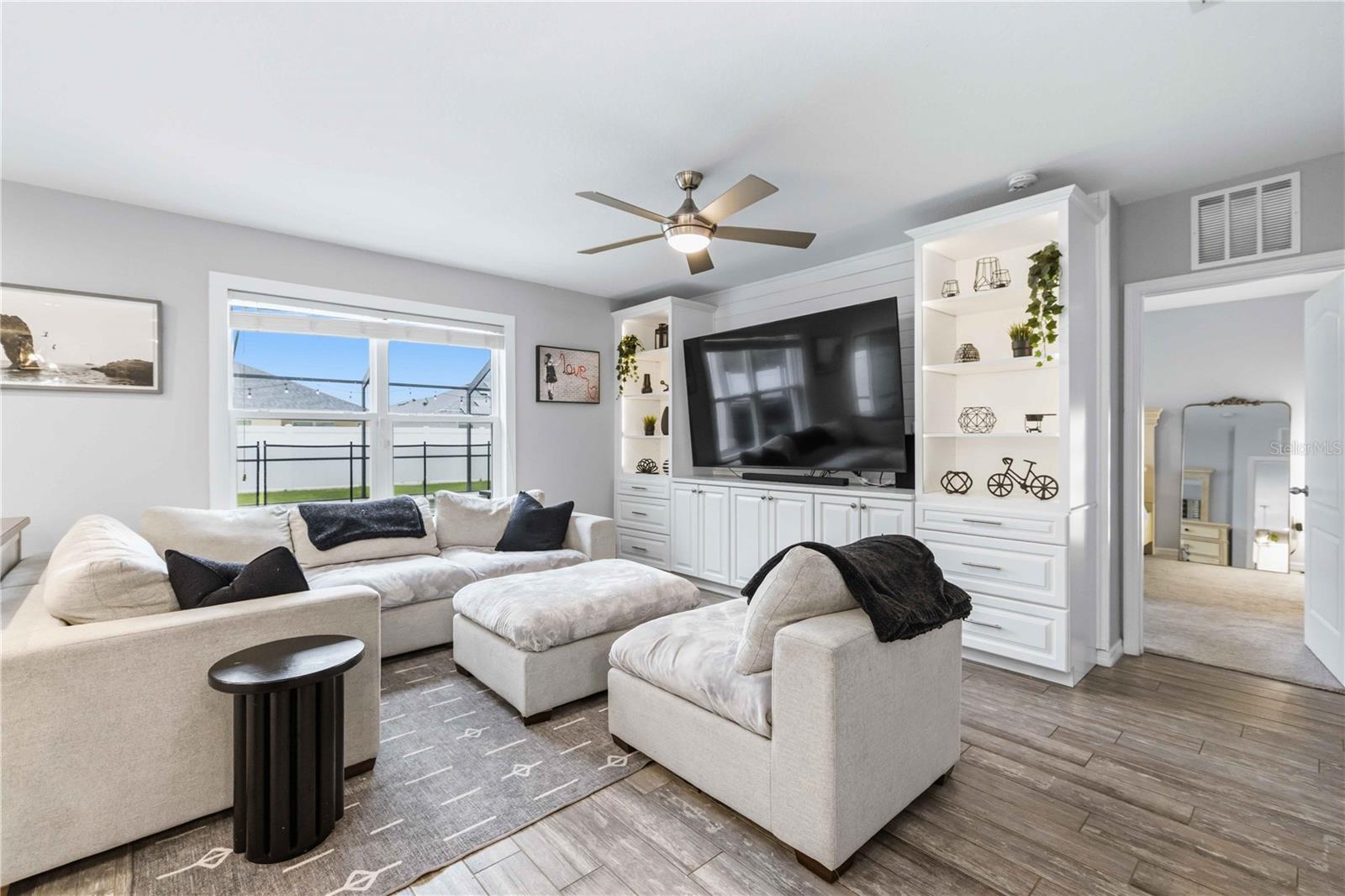 Image 18 of 59 For 229 Lone Dove Lane