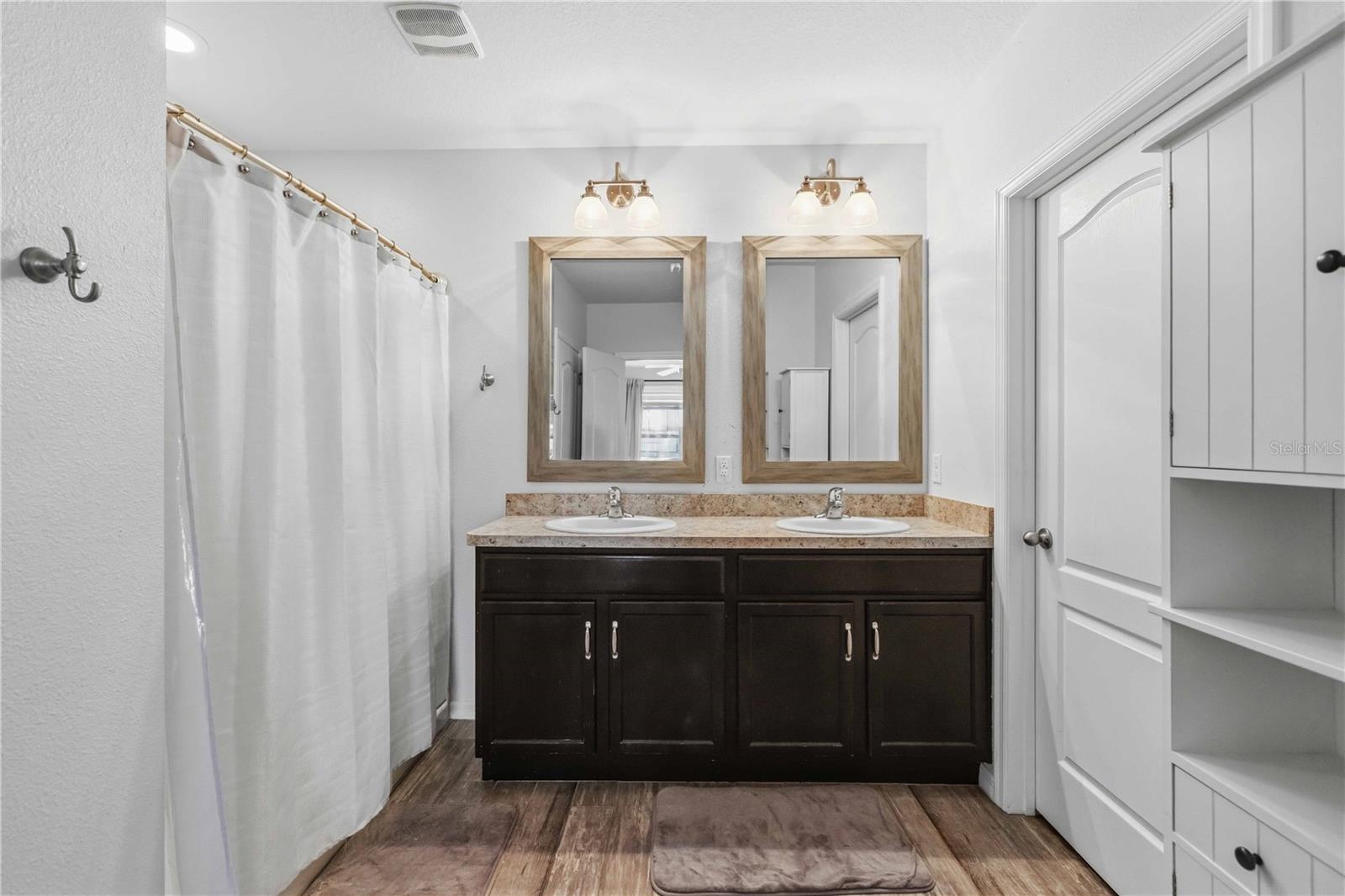 Image 25 of 59 For 229 Lone Dove Lane