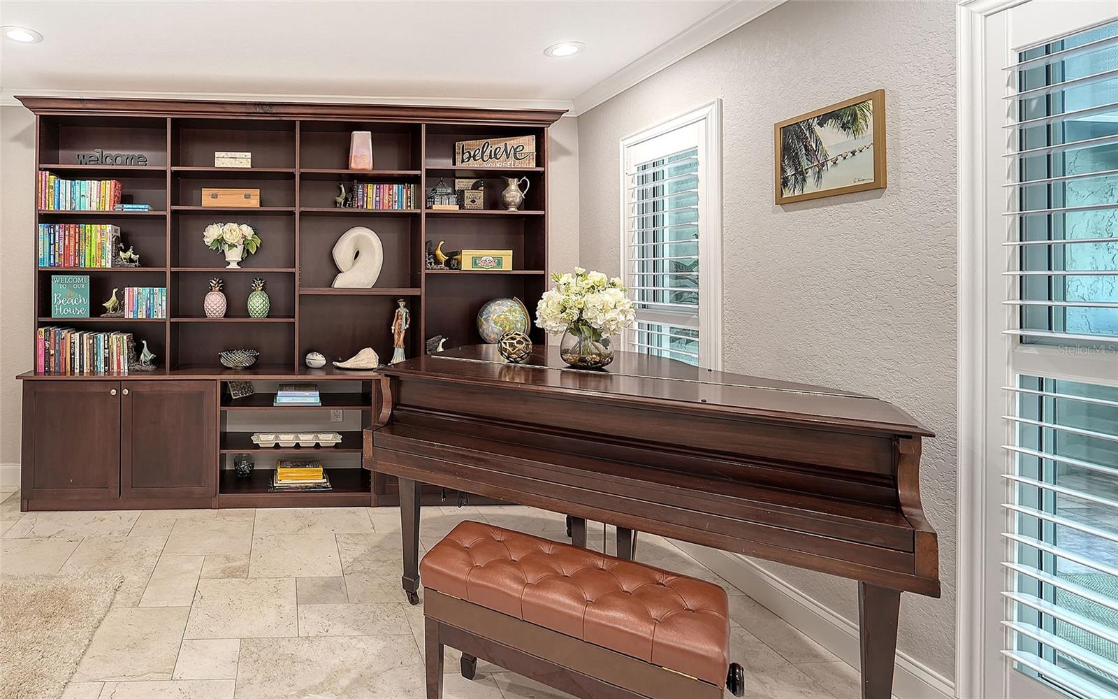 Image 30 of 41 For 121 Holly Avenue