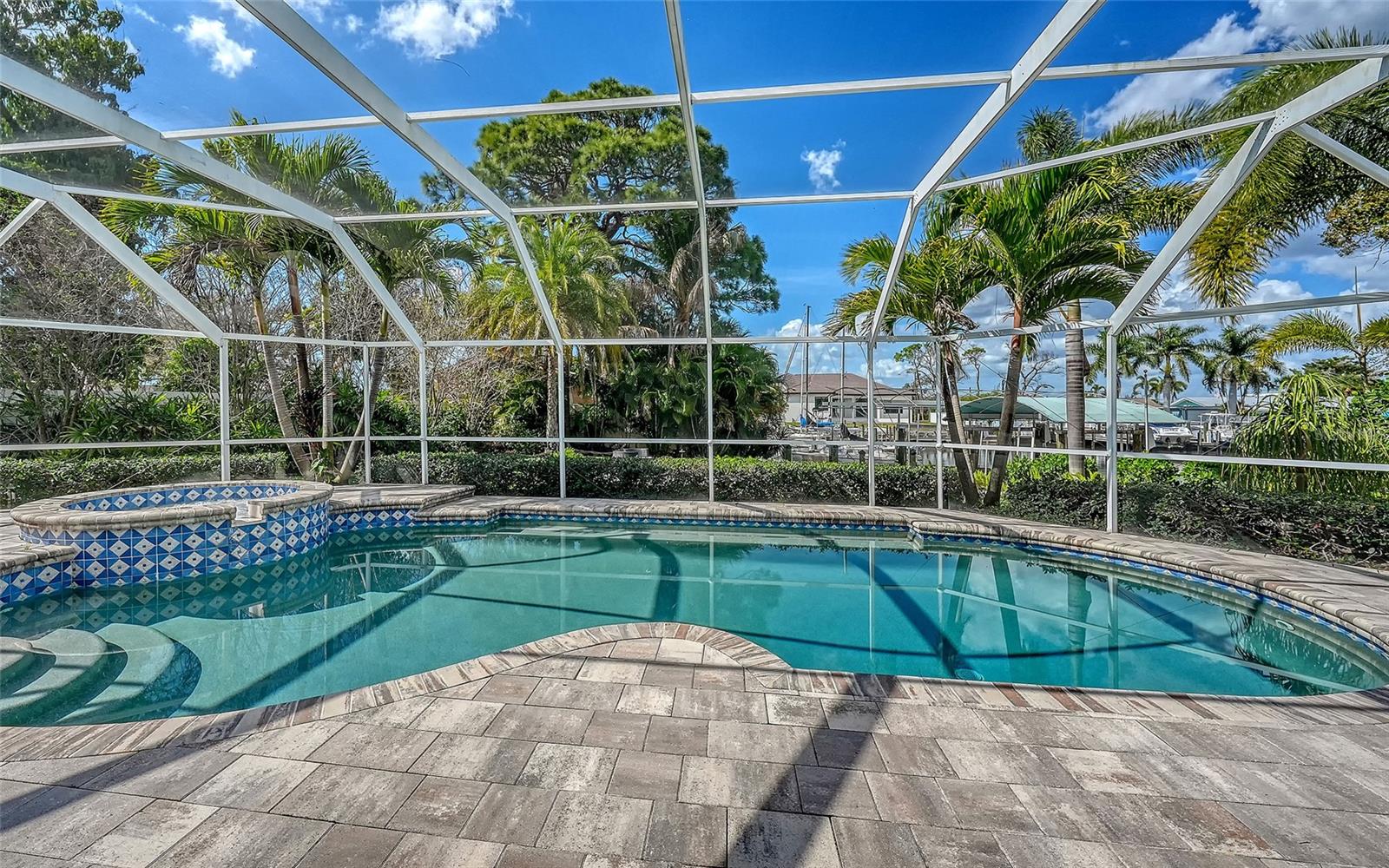 Image 31 of 41 For 121 Holly Avenue