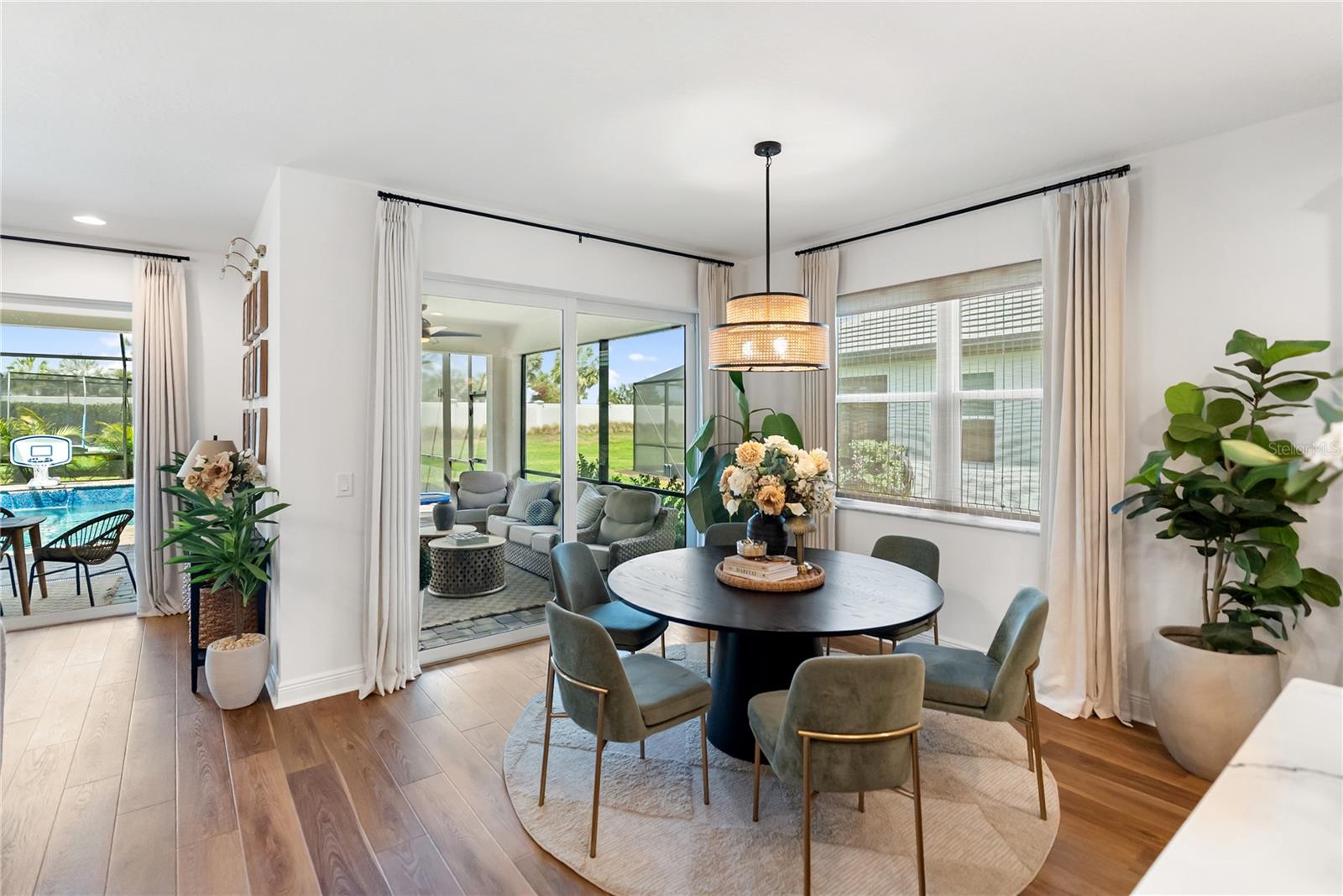 Image 14 of 55 For 17506 Savory Mist Circle