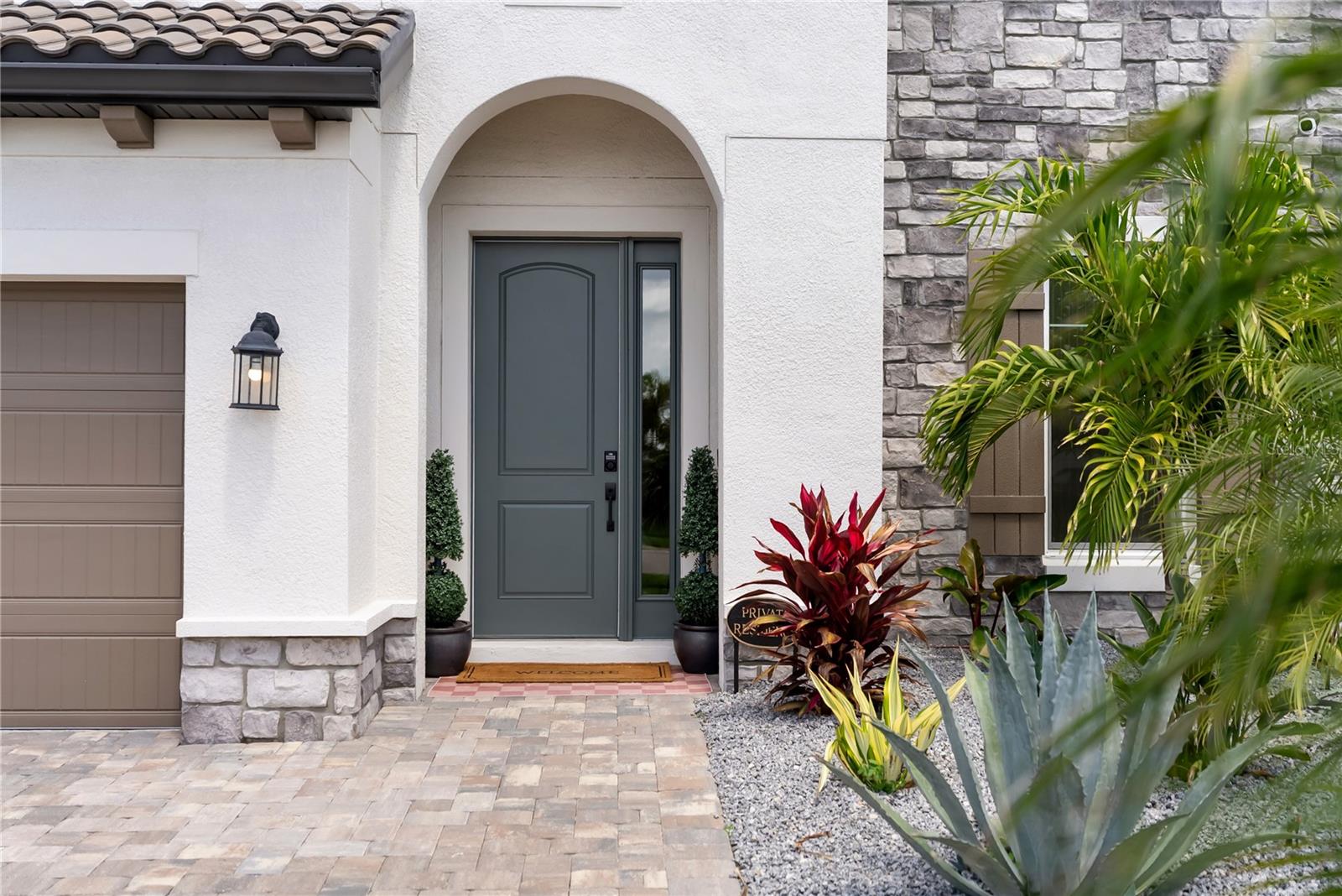 Image 2 of 55 For 17506 Savory Mist Circle