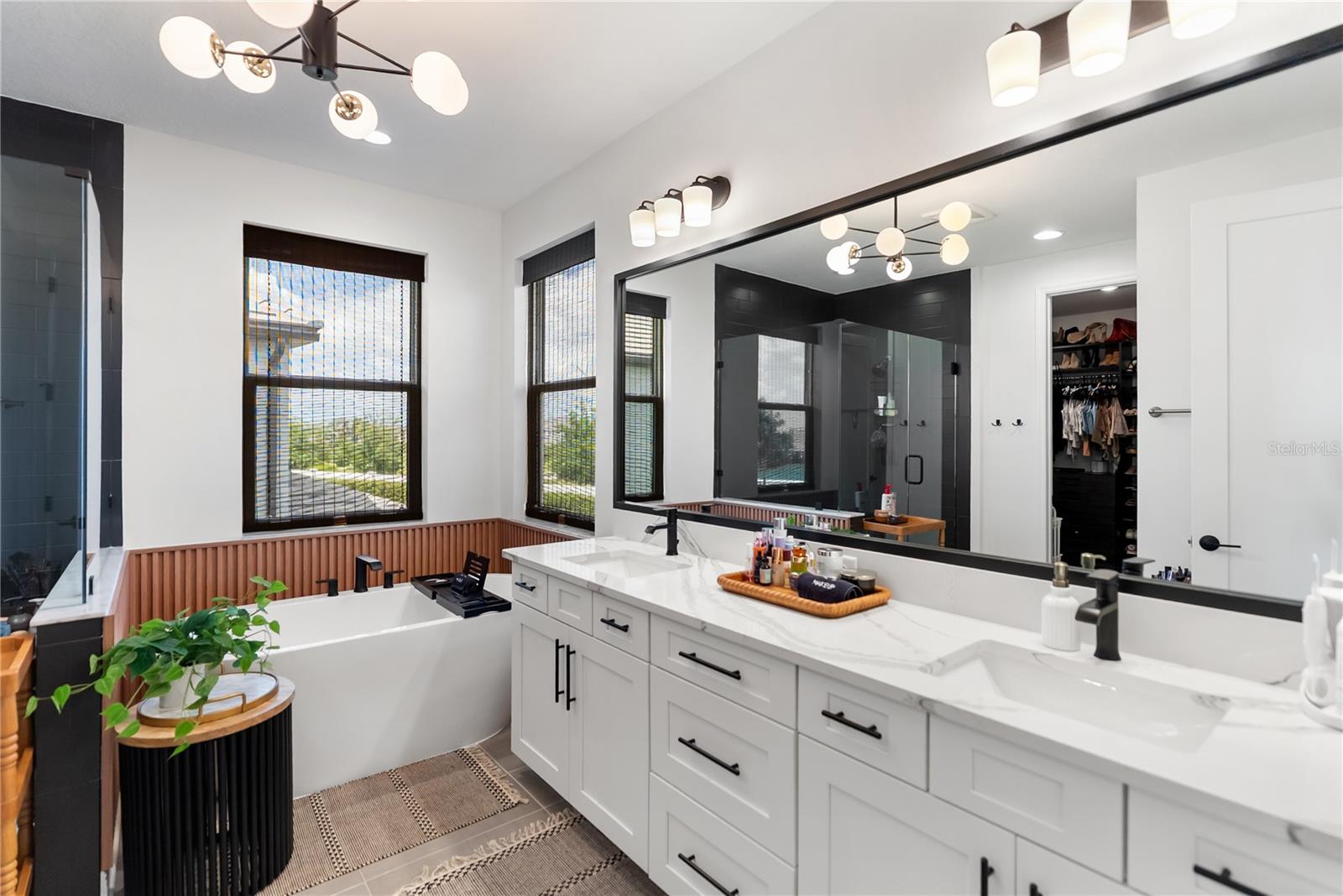 Image 22 of 55 For 17506 Savory Mist Circle