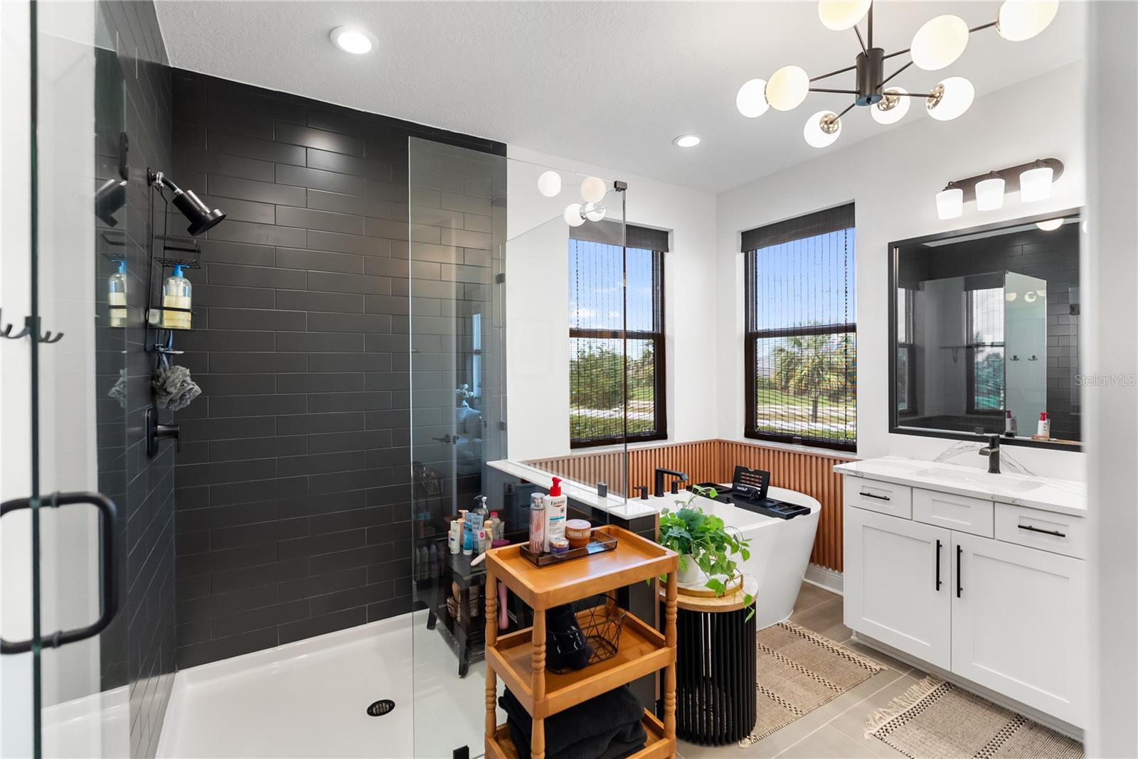 Image 24 of 55 For 17506 Savory Mist Circle