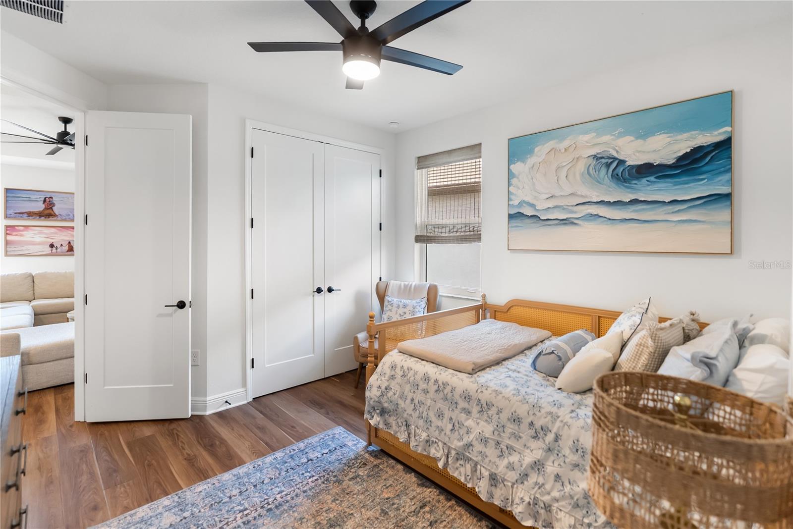 Image 26 of 55 For 17506 Savory Mist Circle