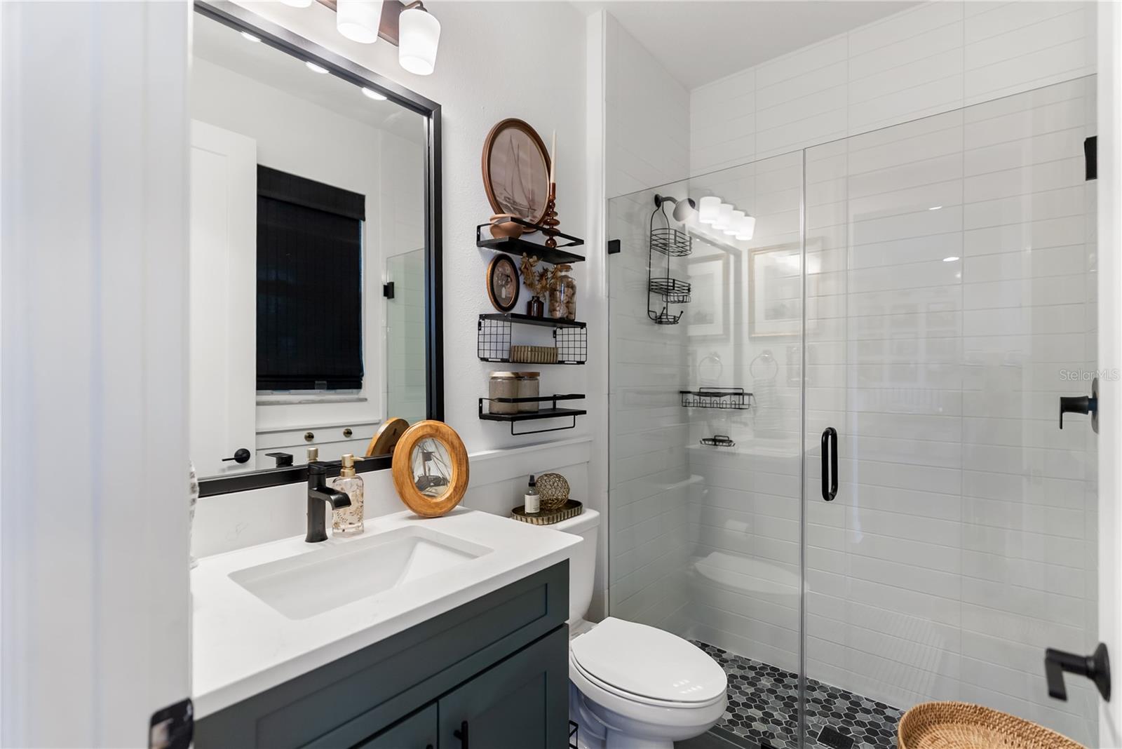 Image 29 of 55 For 17506 Savory Mist Circle