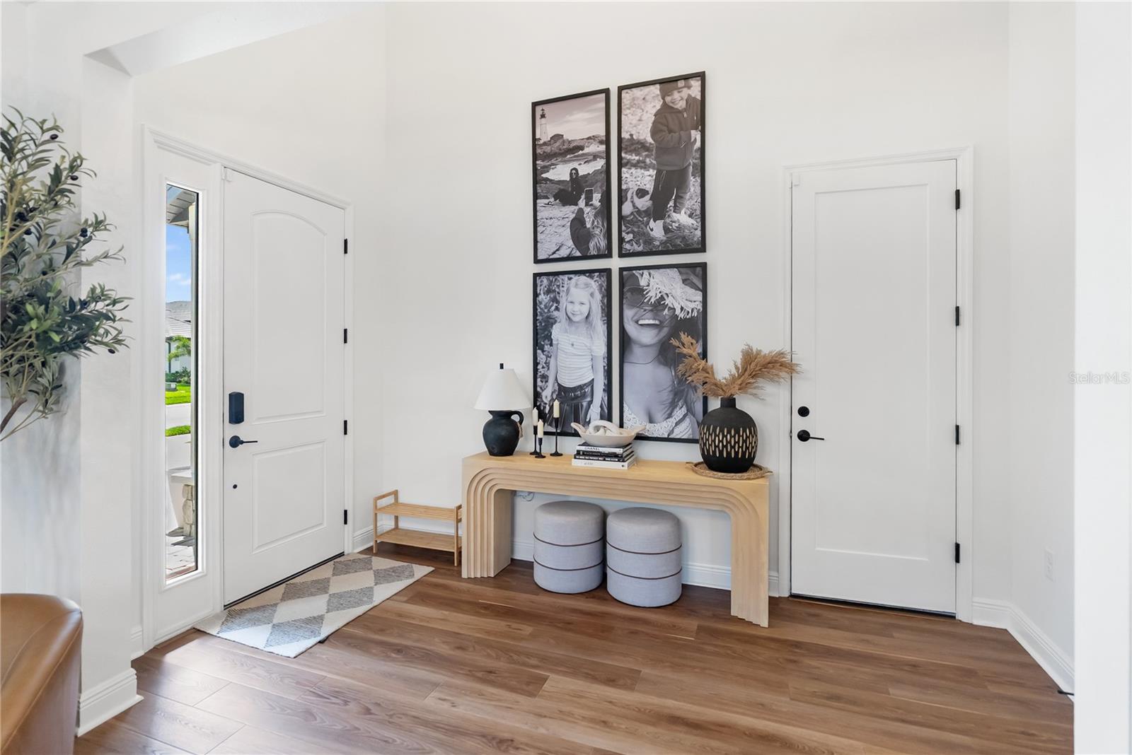 Image 3 of 55 For 17506 Savory Mist Circle