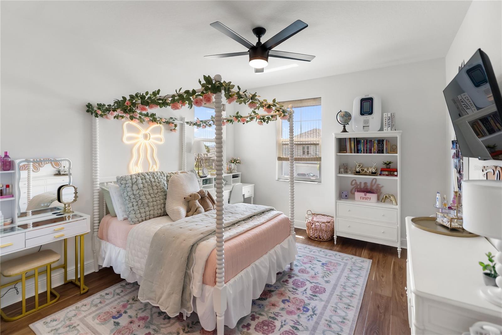 Image 30 of 55 For 17506 Savory Mist Circle