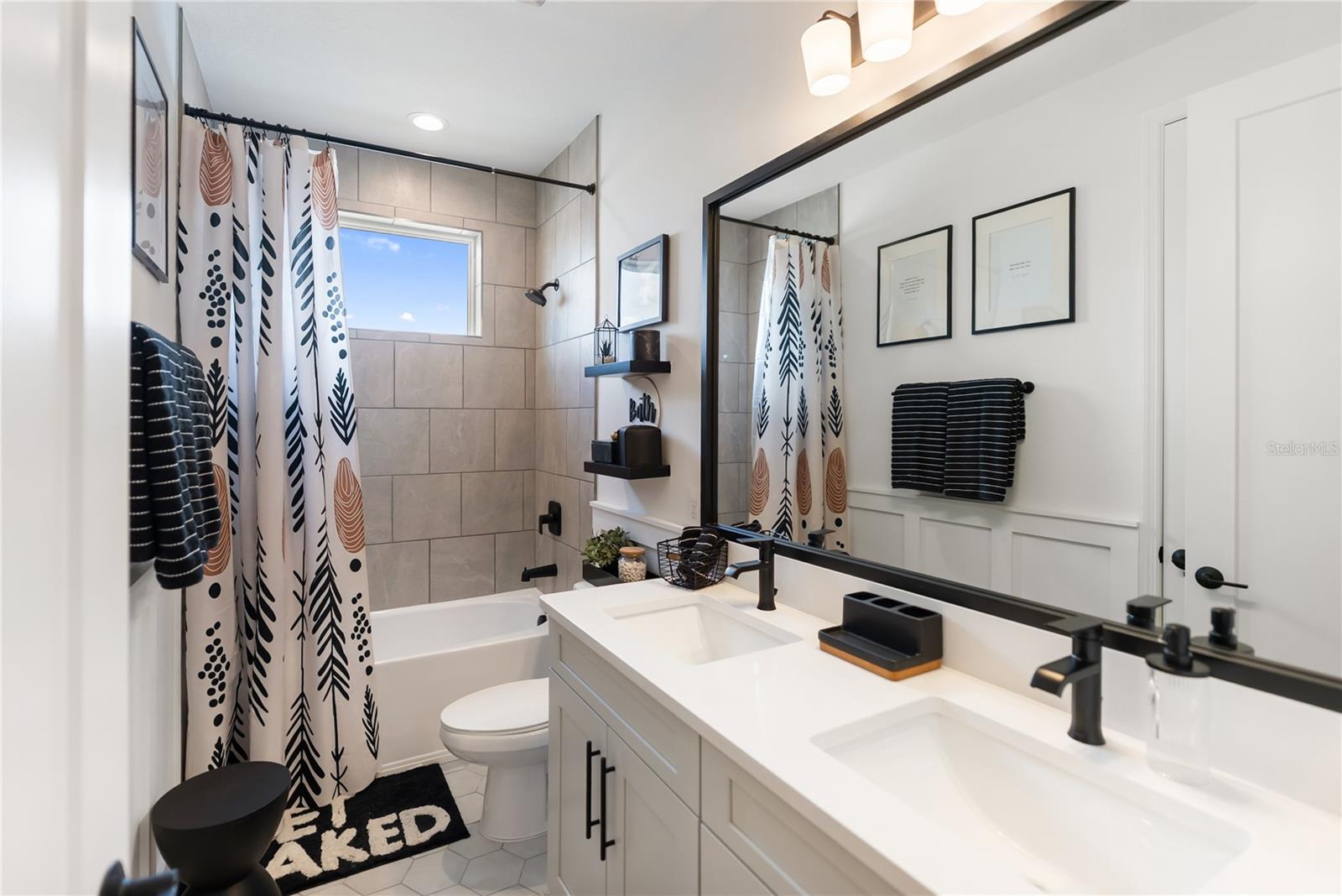 Image 32 of 55 For 17506 Savory Mist Circle