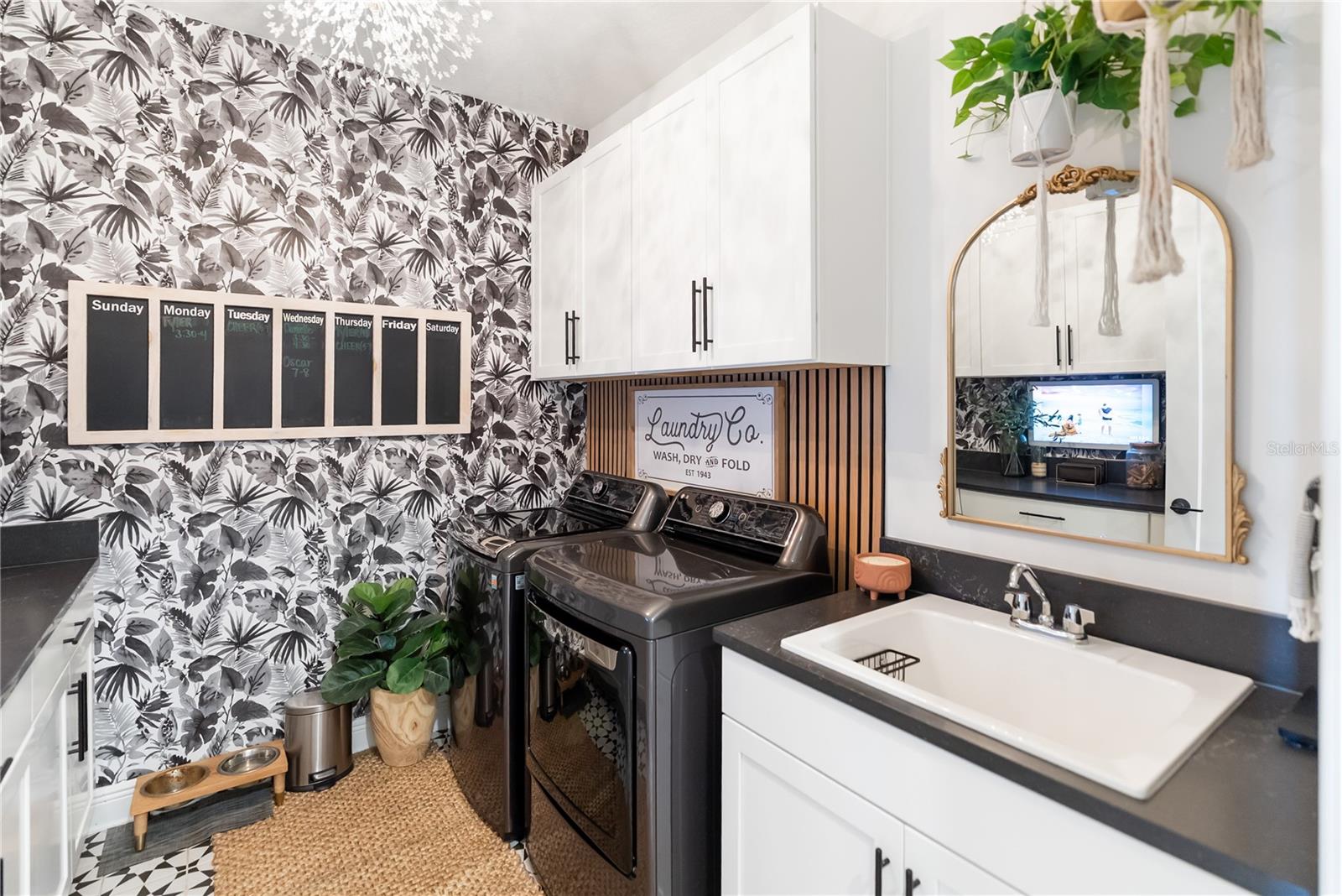 Image 35 of 55 For 17506 Savory Mist Circle