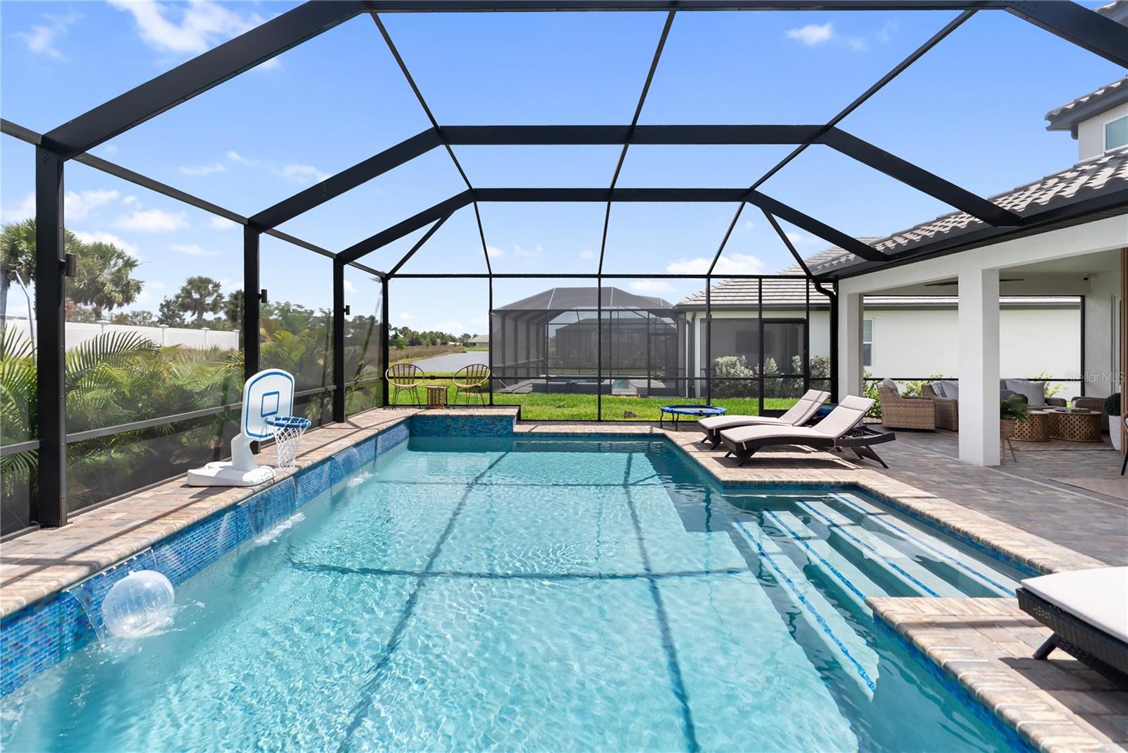 Image 40 of 55 For 17506 Savory Mist Circle