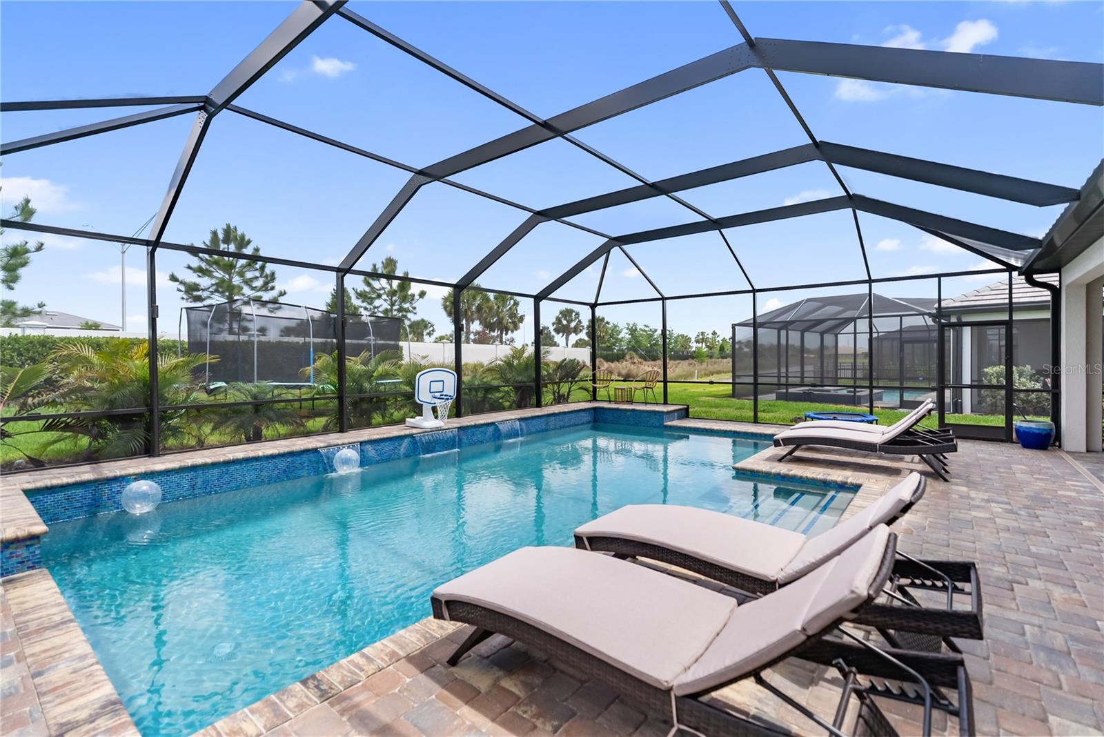 Image 43 of 55 For 17506 Savory Mist Circle