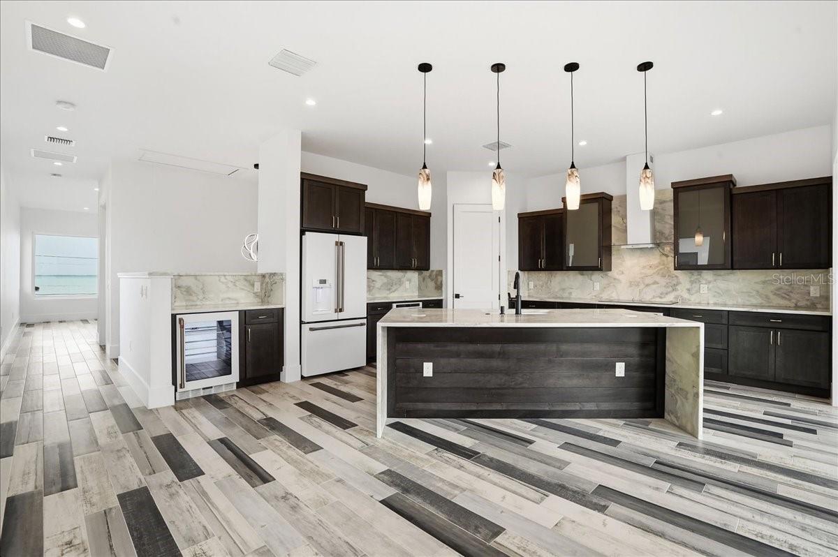 Image 16 of 90 For 1214 Gulf Boulevard