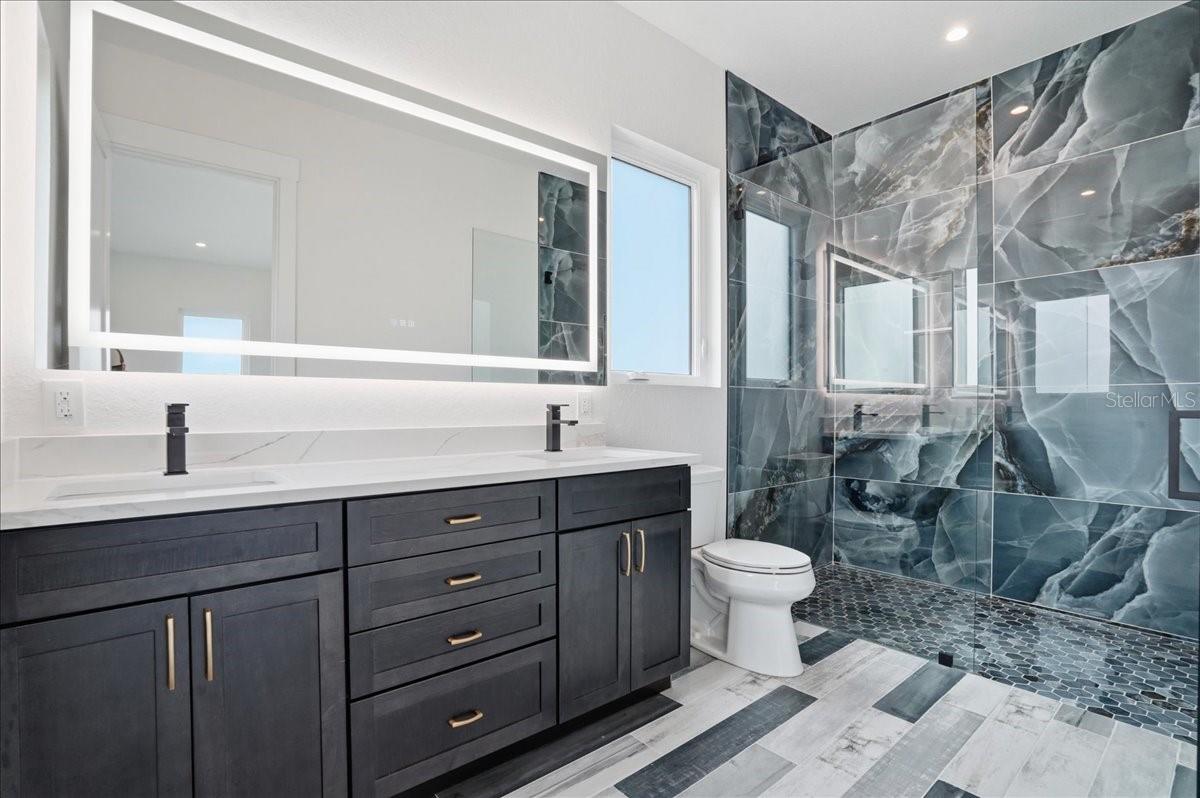 Image 27 of 90 For 1214 Gulf Boulevard