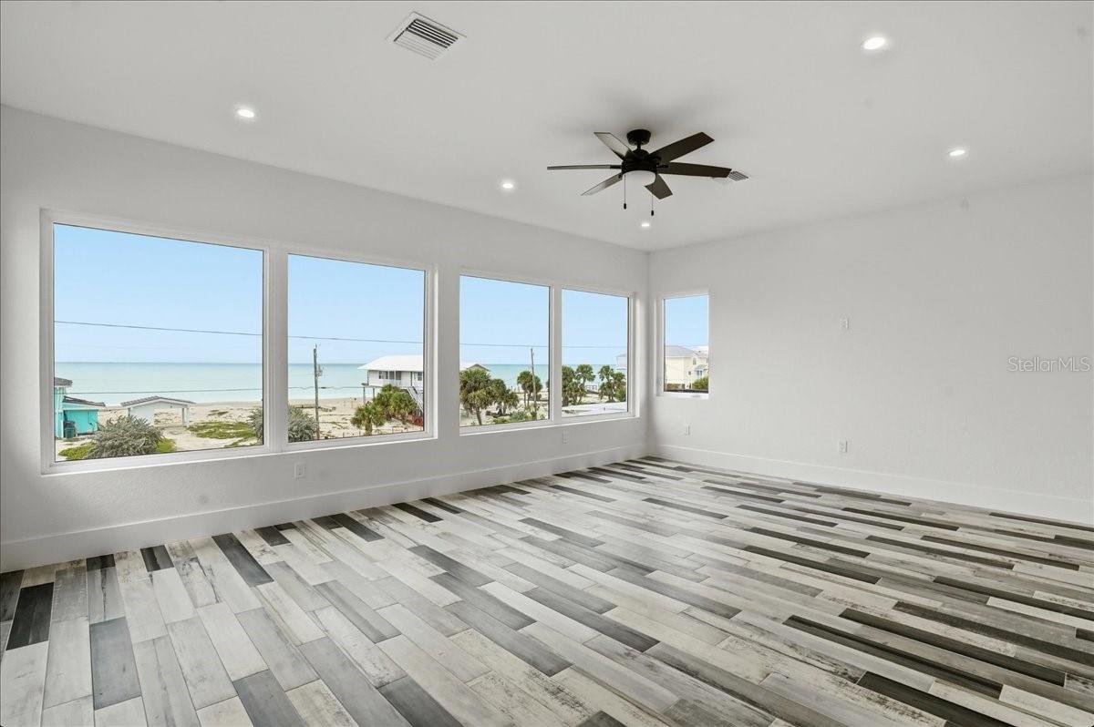 Image 33 of 90 For 1214 Gulf Boulevard