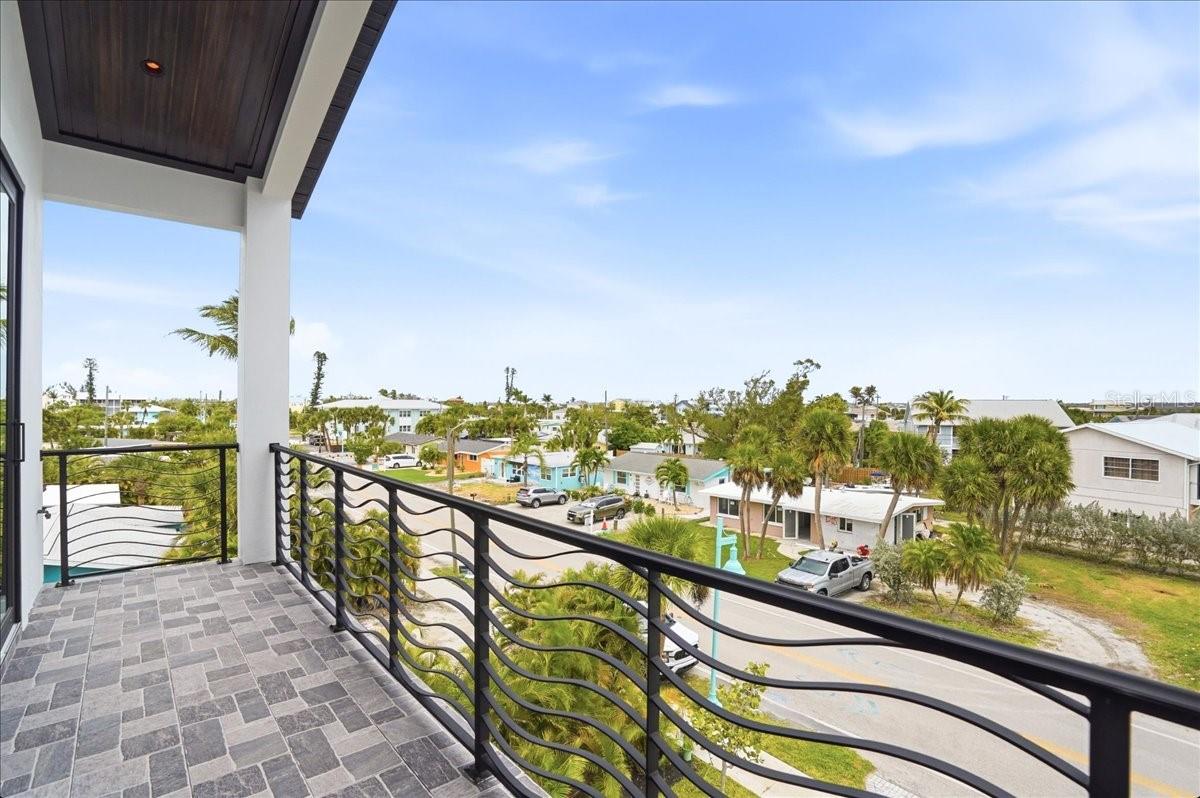 Image 42 of 90 For 1214 Gulf Boulevard