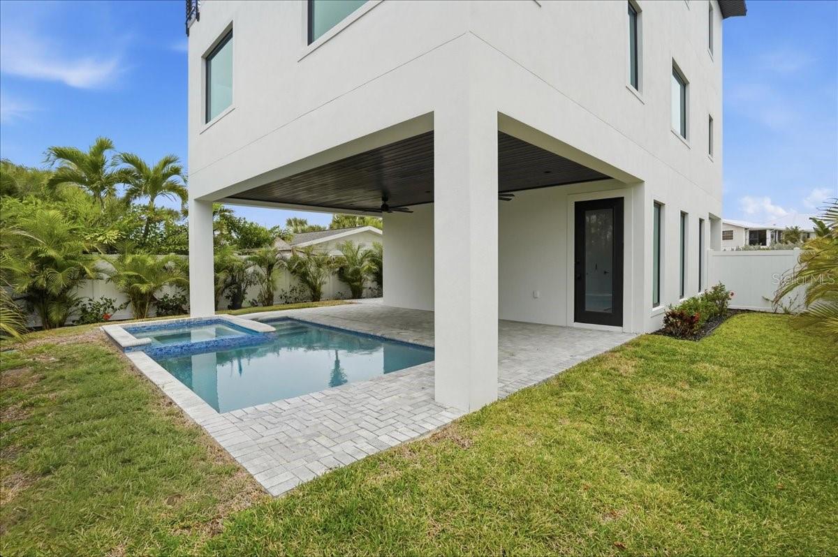 Image 49 of 90 For 1214 Gulf Boulevard