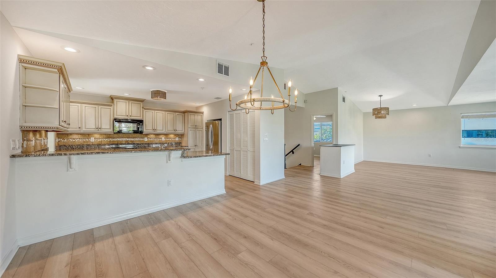 Image 20 of 89 For 771 Marbury Lane