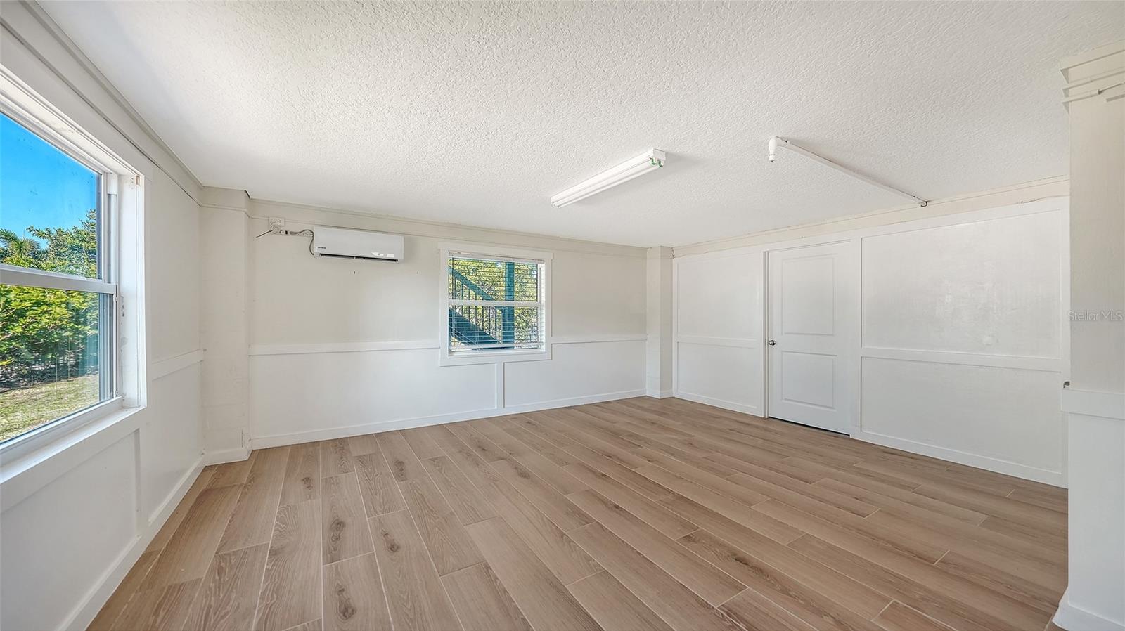 Image 51 of 89 For 771 Marbury Lane