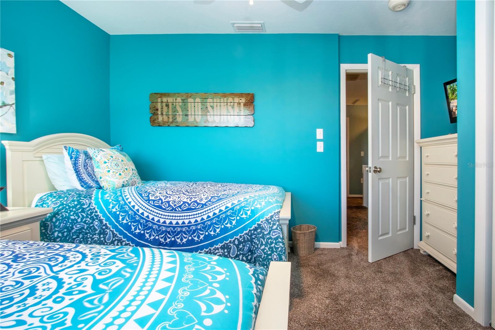 Image 27 of 63 For 1700 Cove Ii Place 324